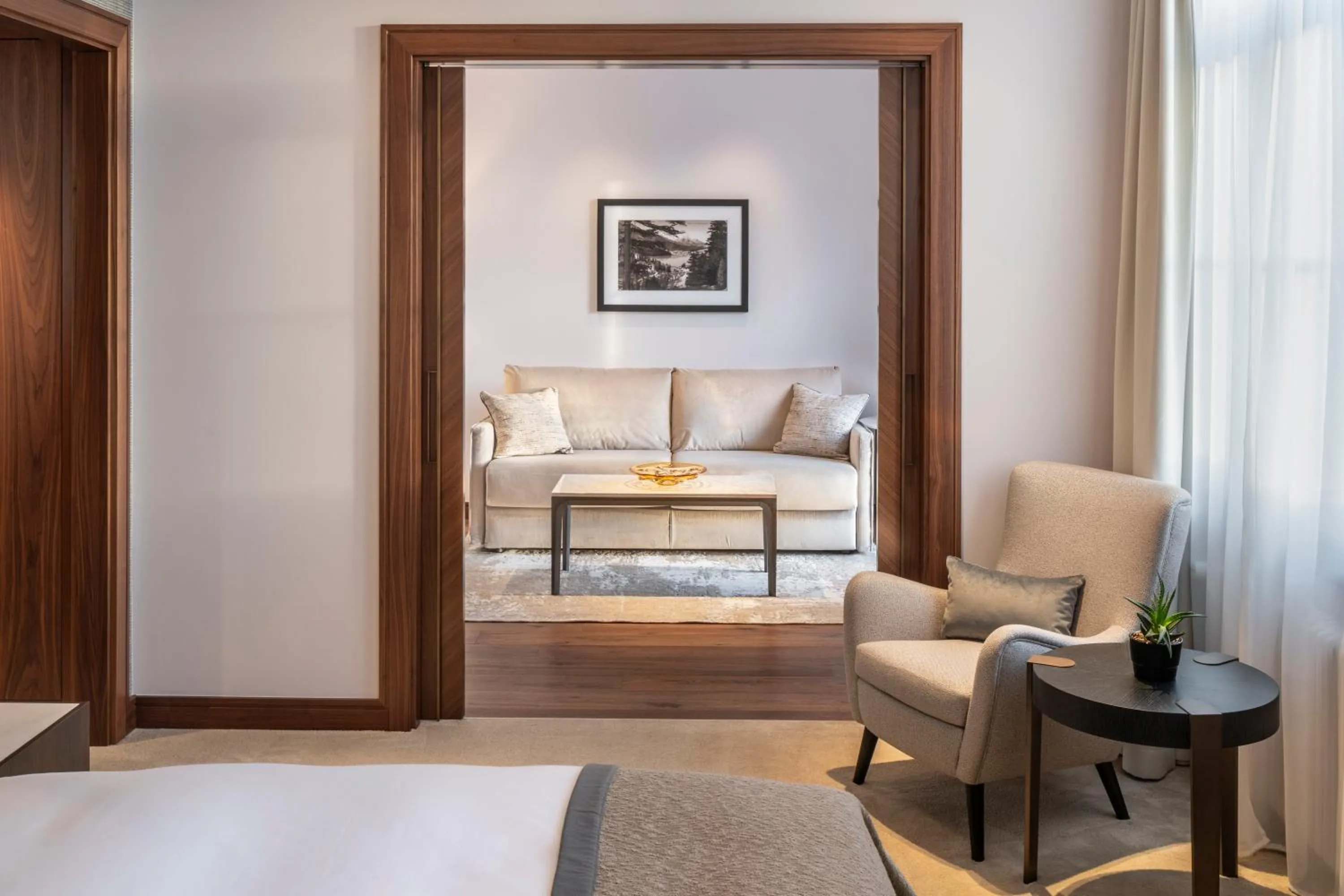 Living room, Bed in Grand Hotel des Bains Kempinski