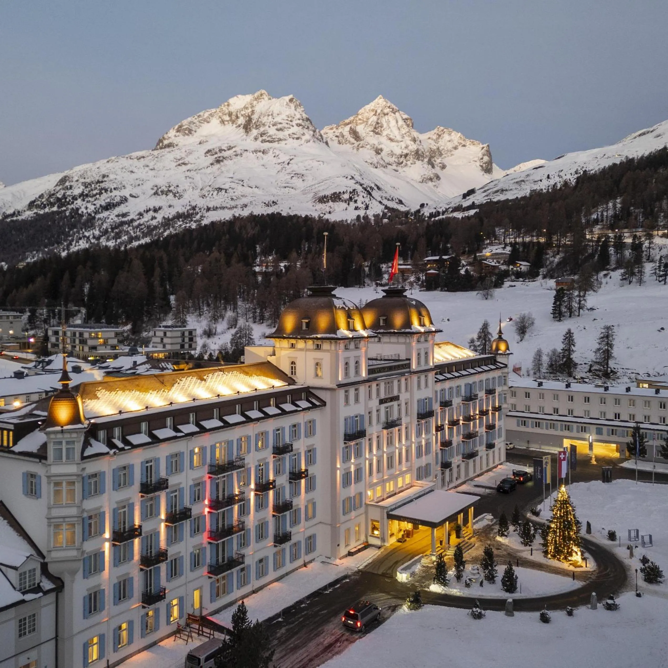 Inner courtyard view in Grand Hotel des Bains Kempinski