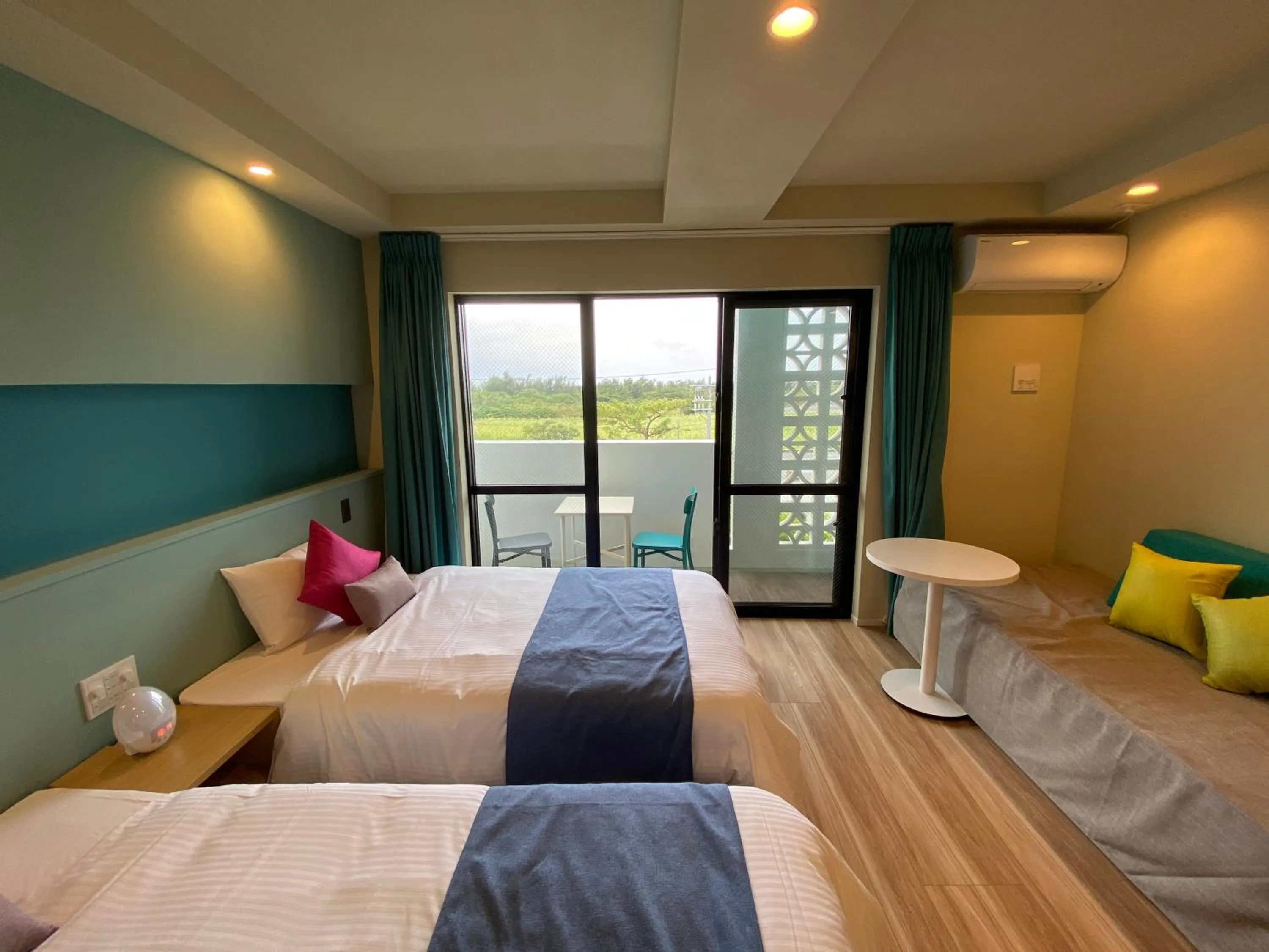 Photo of the whole room, Bed in Blue Cove Terrace