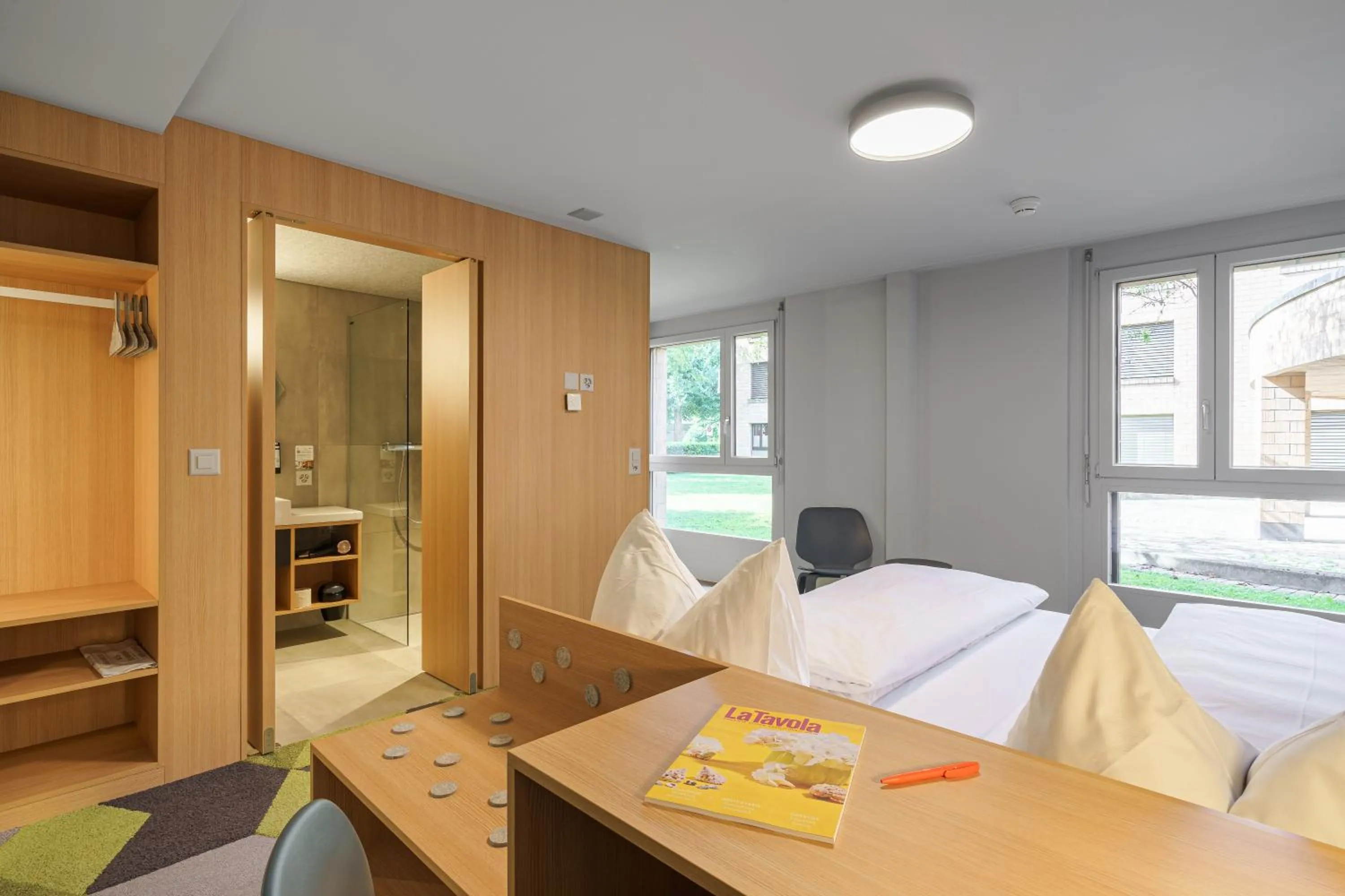 Shower, Bed in The Lab Hotel & Apartments