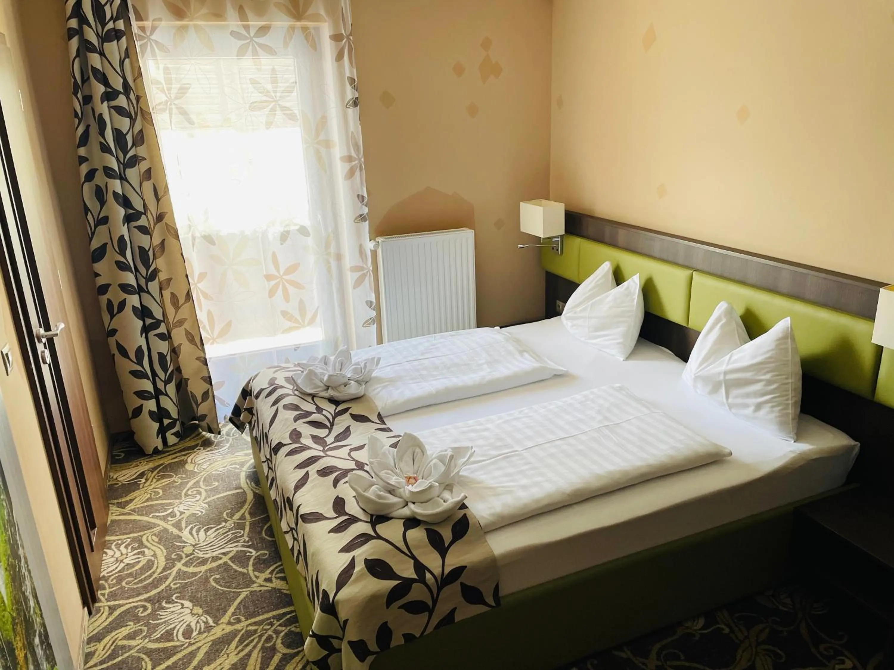 Bedroom, Bed in Hotel Pruggererhof