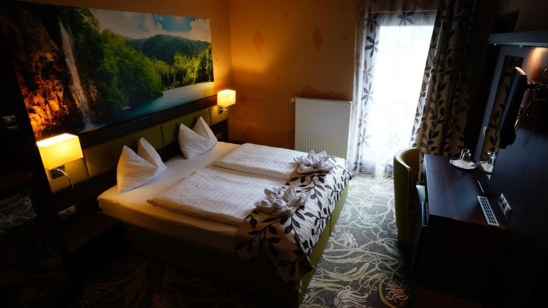 Bedroom, Bed in Hotel Pruggererhof