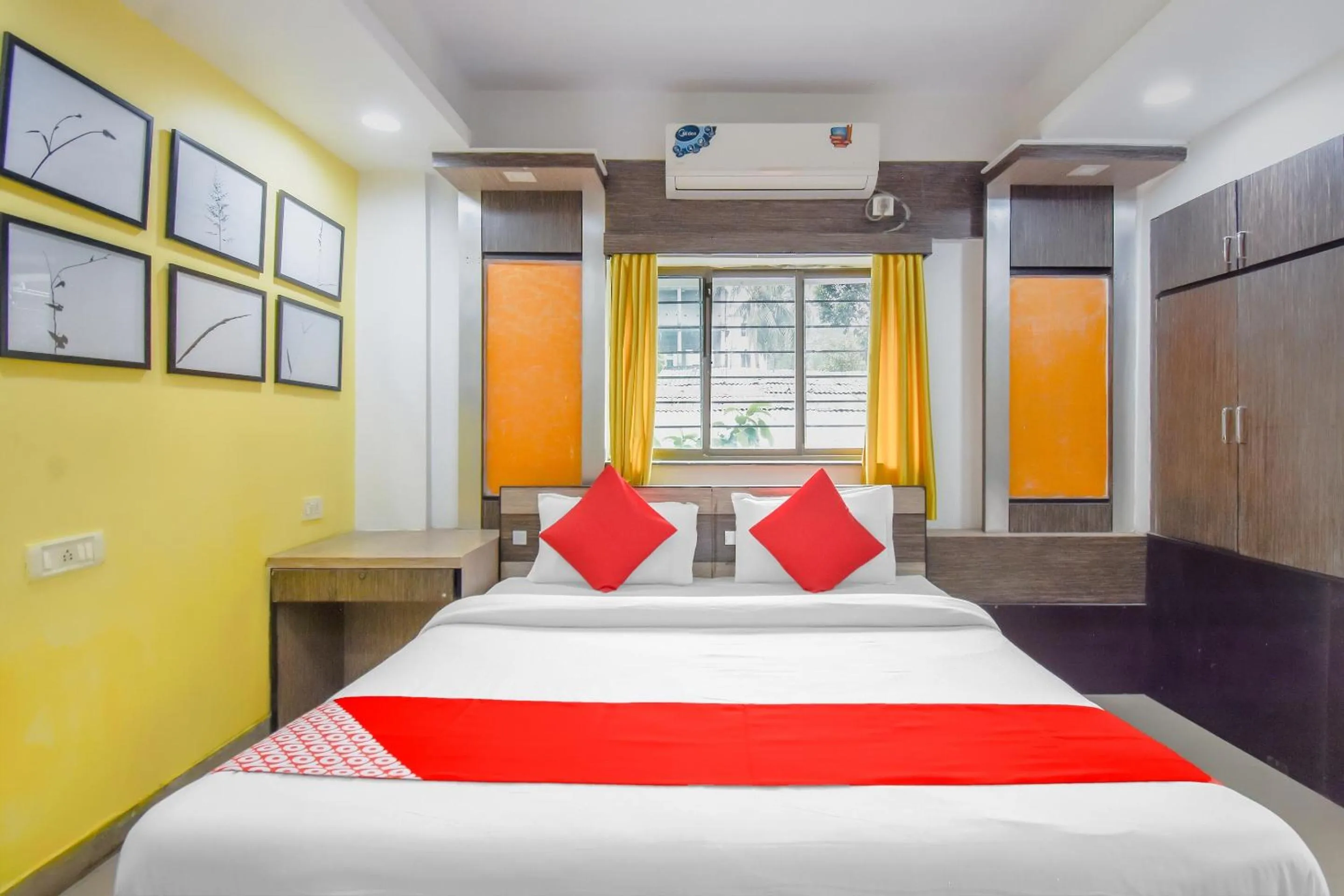 Bedroom, Bed in Super hotel O Adri 2