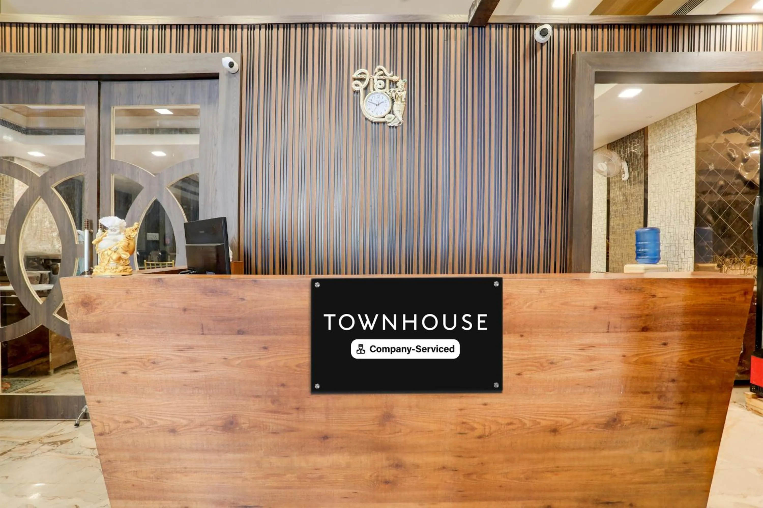 Lobby or reception in Super Townhouse Hyderabad Gate IIT BHU Formerly RK Heights