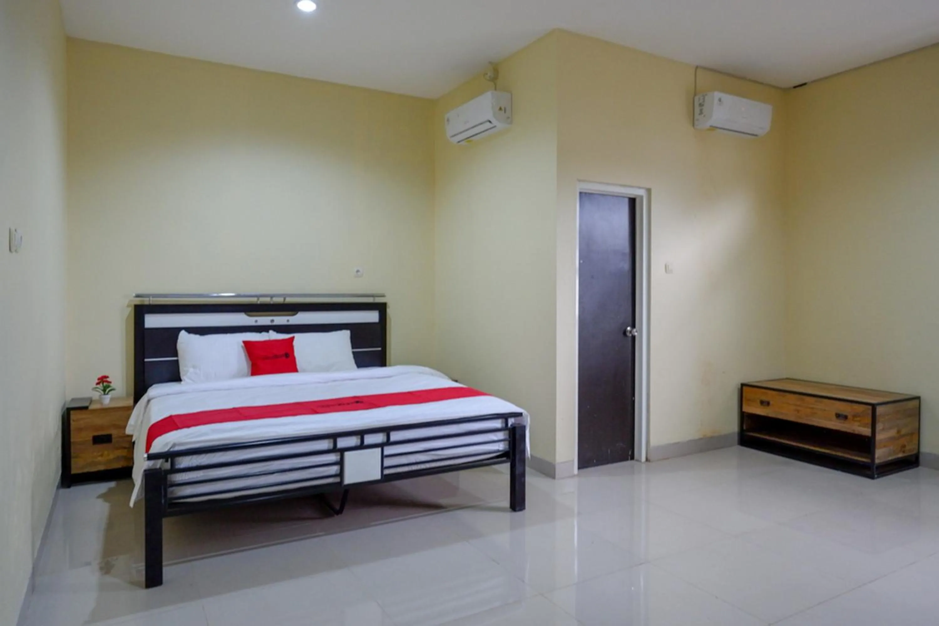 Bed in RedDoorz @ Jalan Bali Cilacap