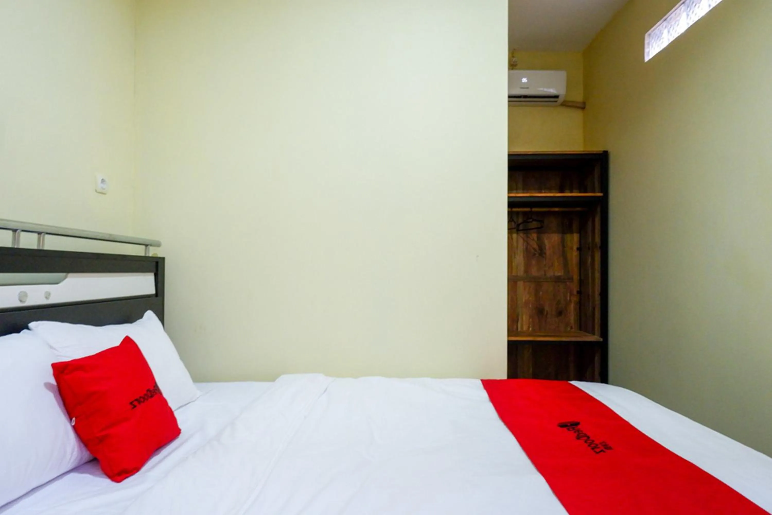 Bed in RedDoorz @ Jalan Bali Cilacap
