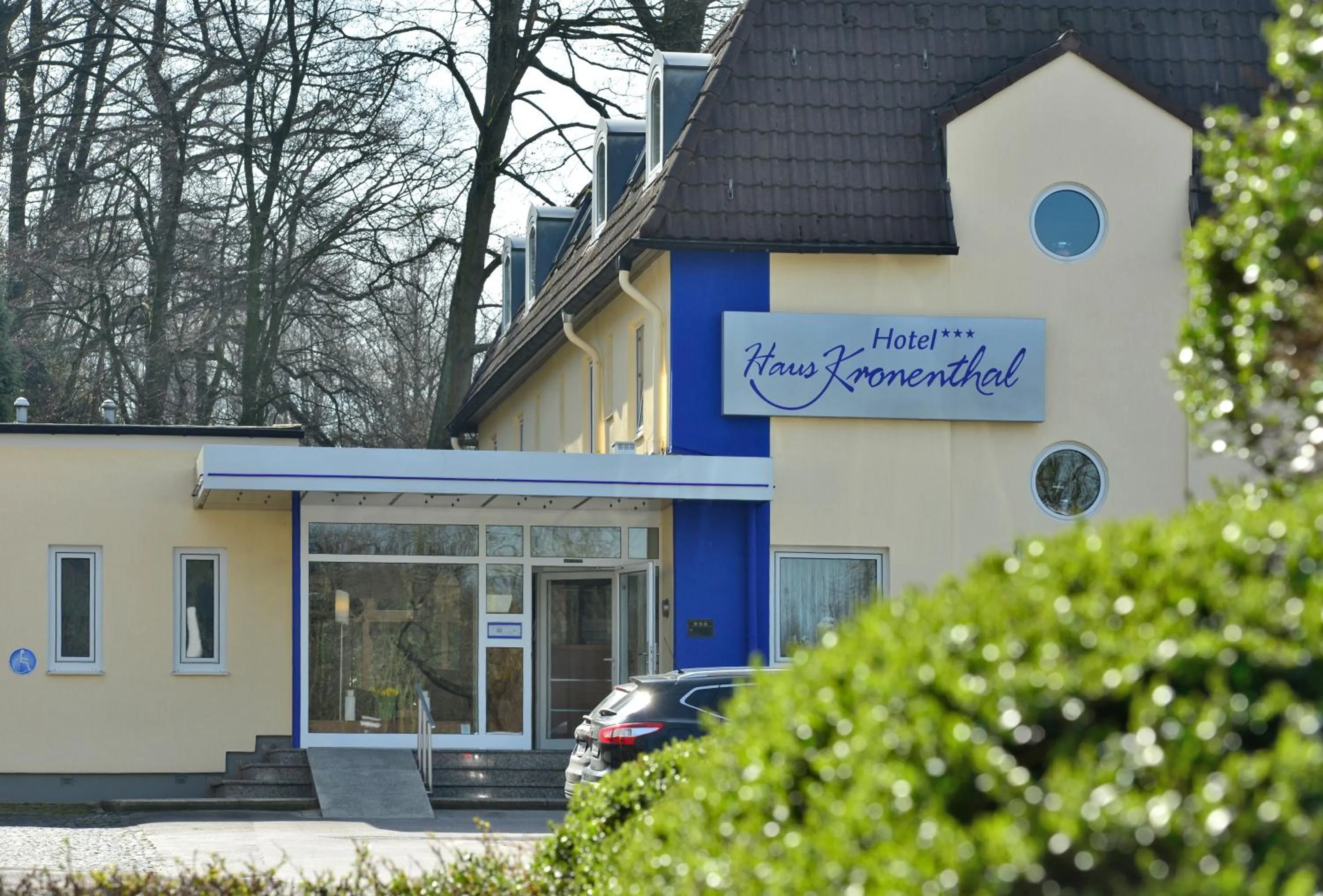 Facade/entrance in Hotel Haus Kronenthal