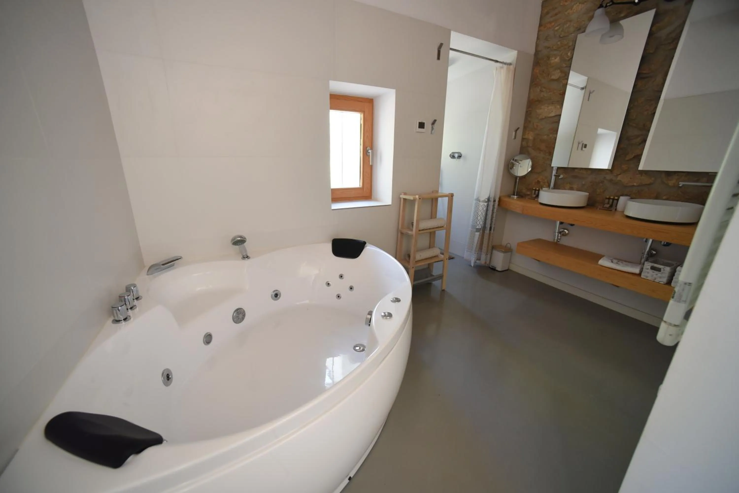 Hot Tub in Villa Masia Capdet