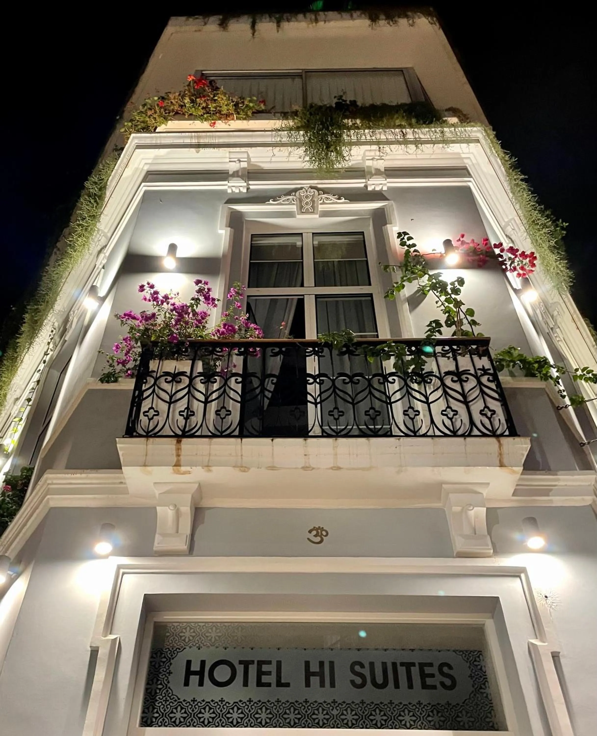 Property building in Hotel Emblemático Hi Suites