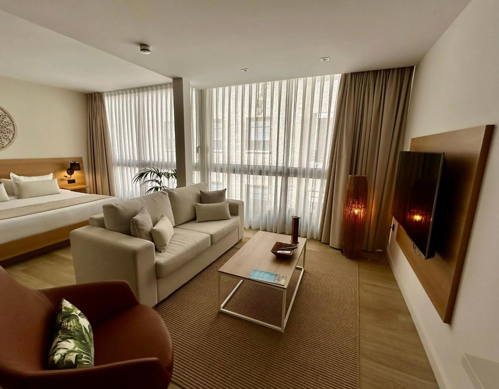 Photo of the whole room, Bed in Hotel Emblemático Hi Suites