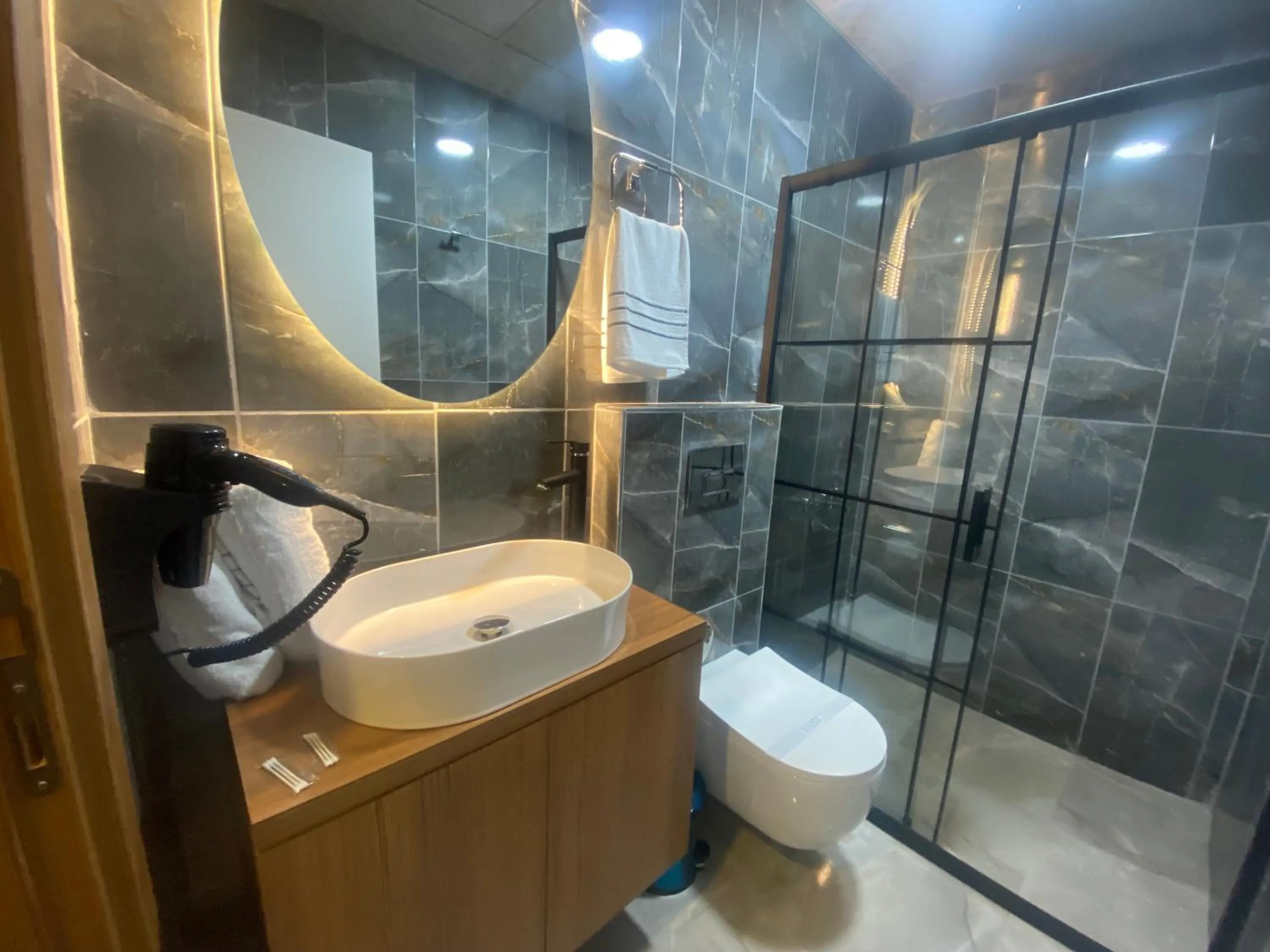 Shower in Beşiktaş Vip inn Hotel & suites