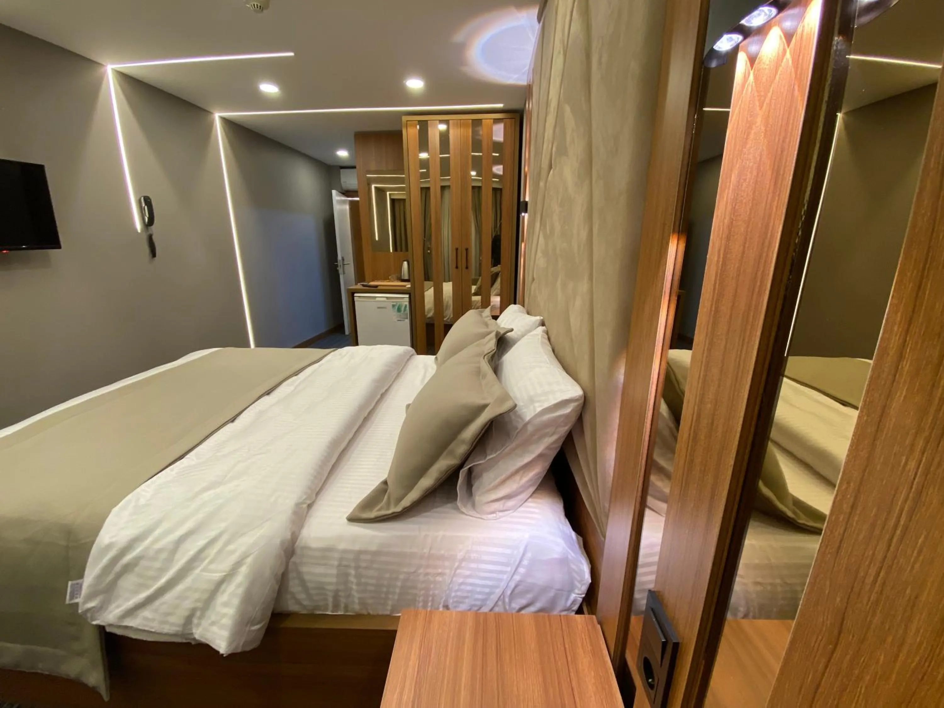 Photo of the whole room, Bed in Beşiktaş Vip inn Hotel & suites