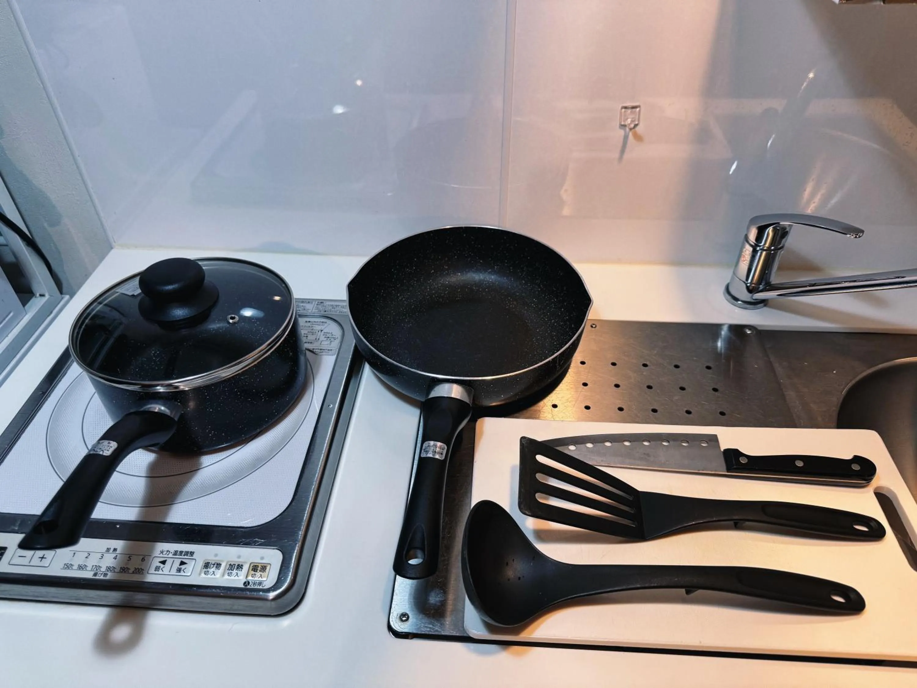 Kitchen or kitchenette in Eternity APARTMENT HOTEL SHINAGAWA