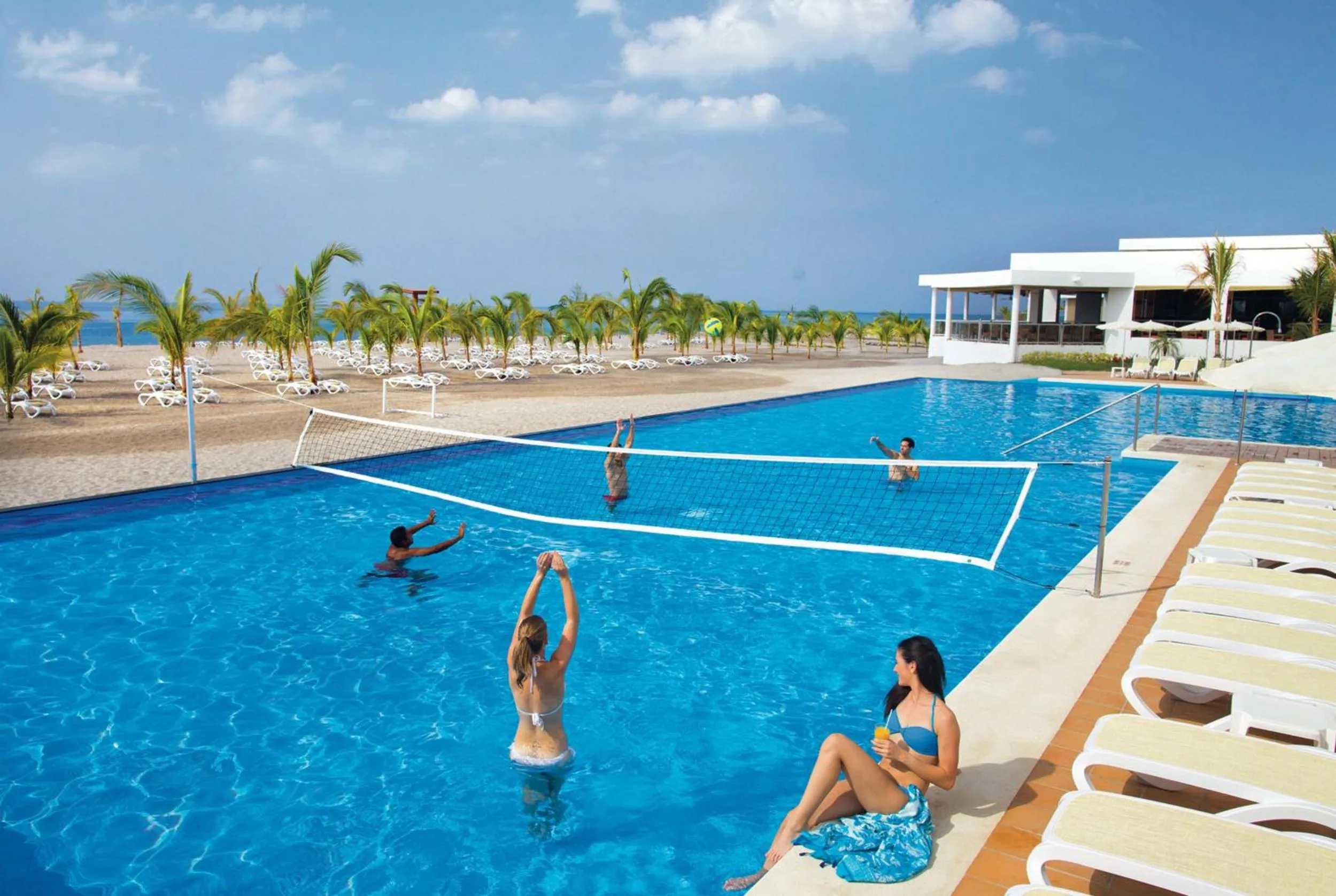 Swimming pool in Riu Playa Blanca - All Inclusive