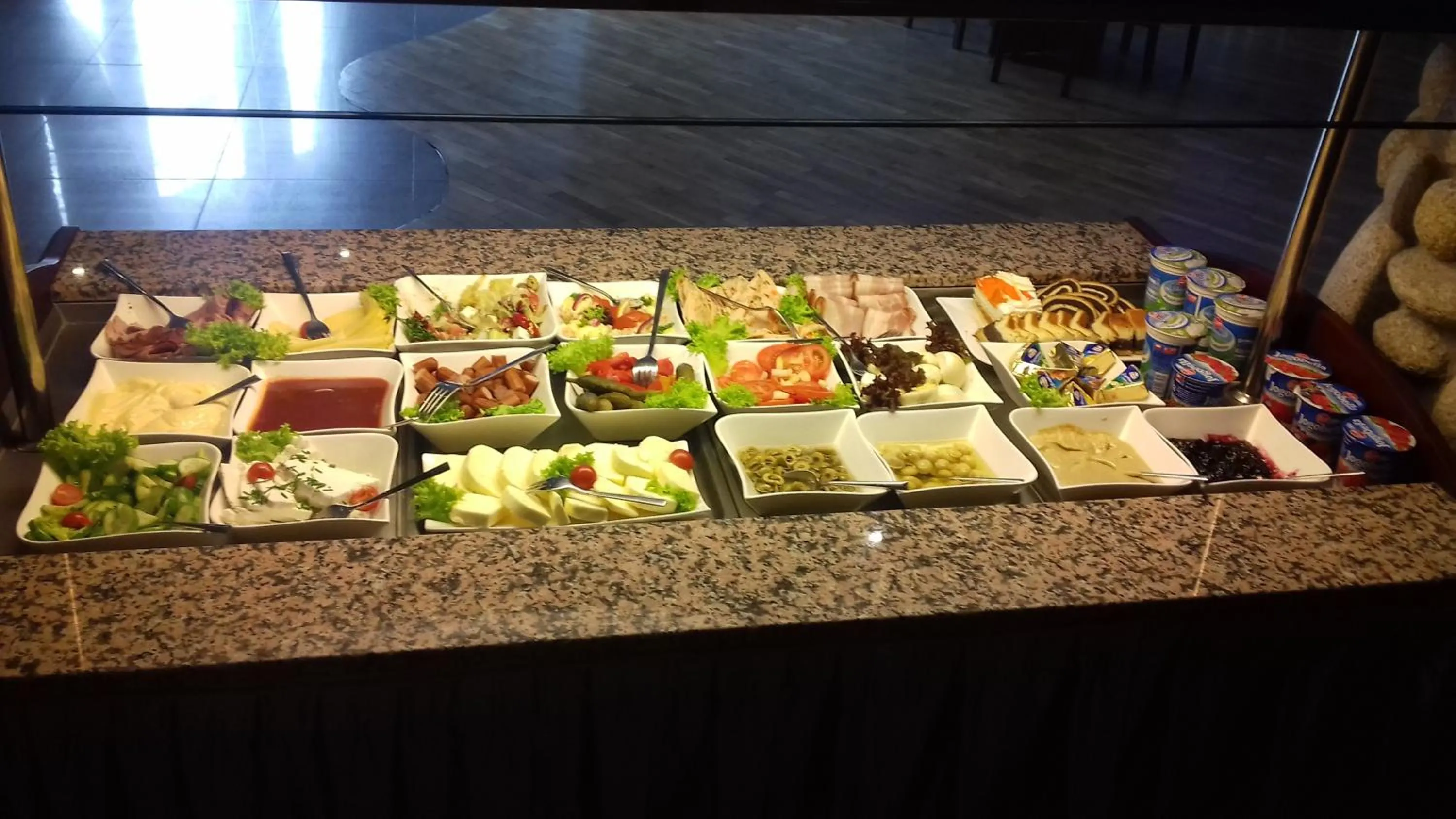 Buffet breakfast in Prymus