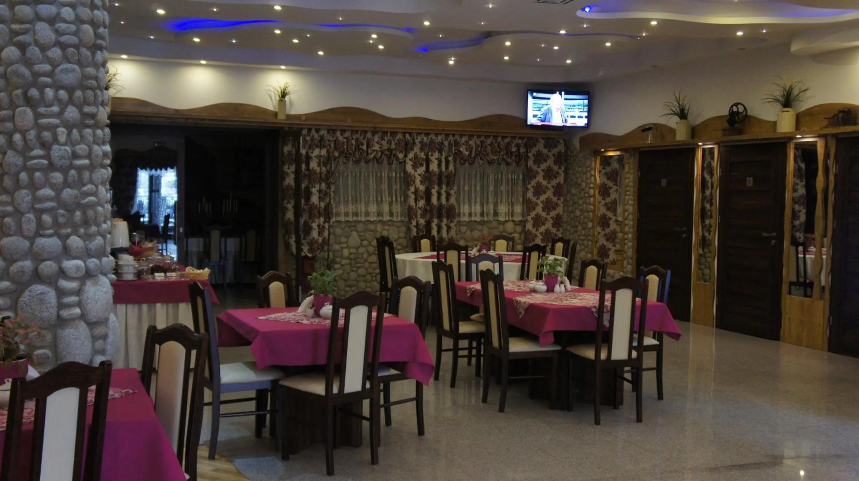 Restaurant/places to eat in Prymus