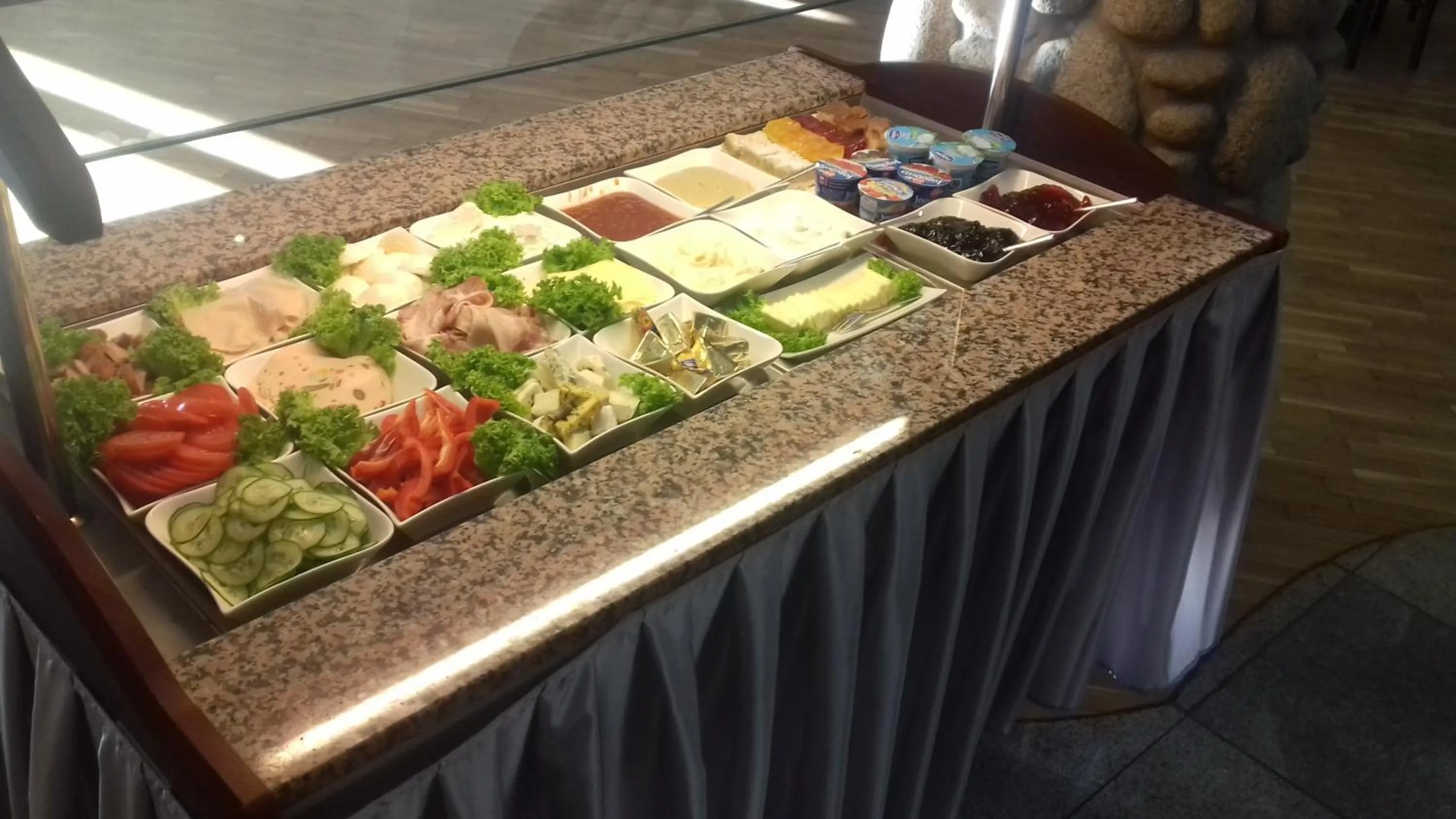 Buffet breakfast in Prymus