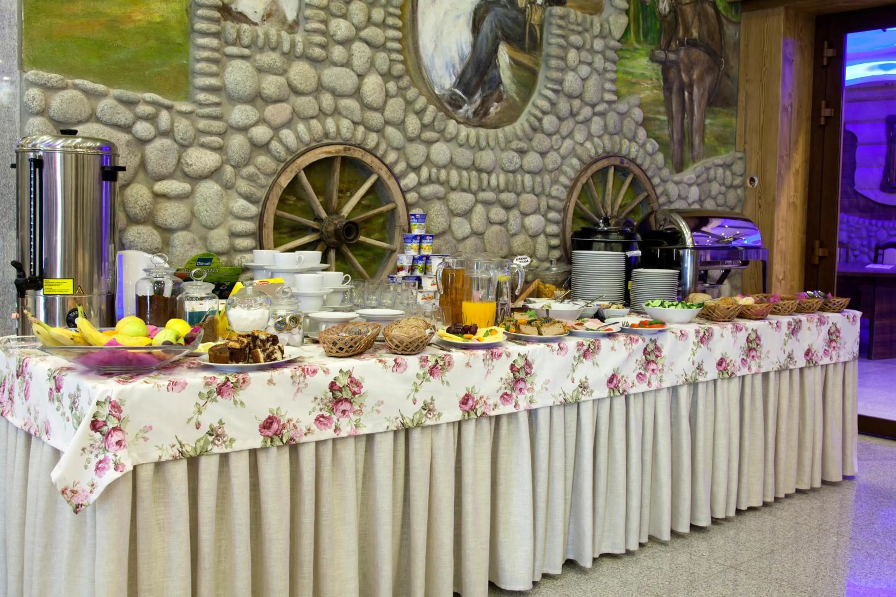 Restaurant/places to eat in Prymus