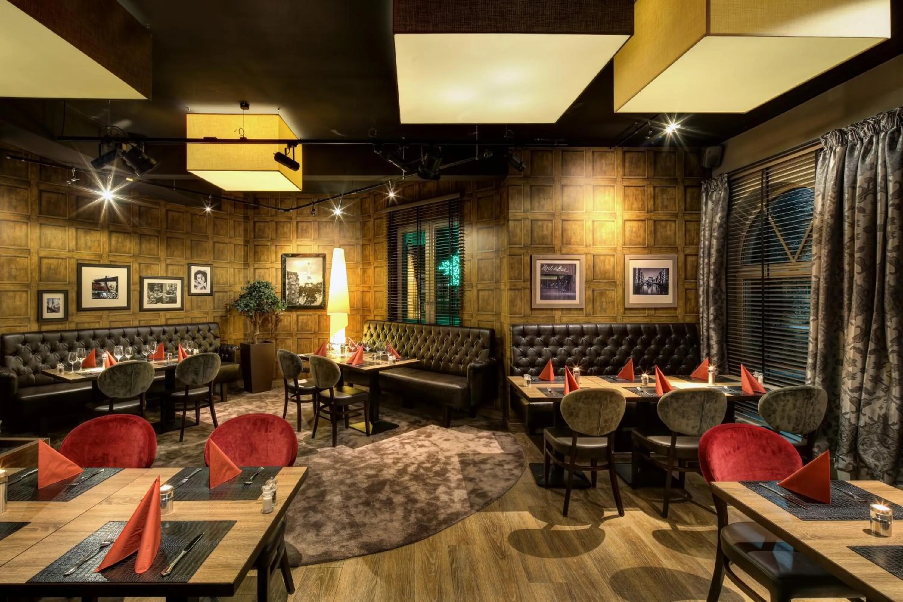 Restaurant/places to eat in Sporthotel Racket Inn