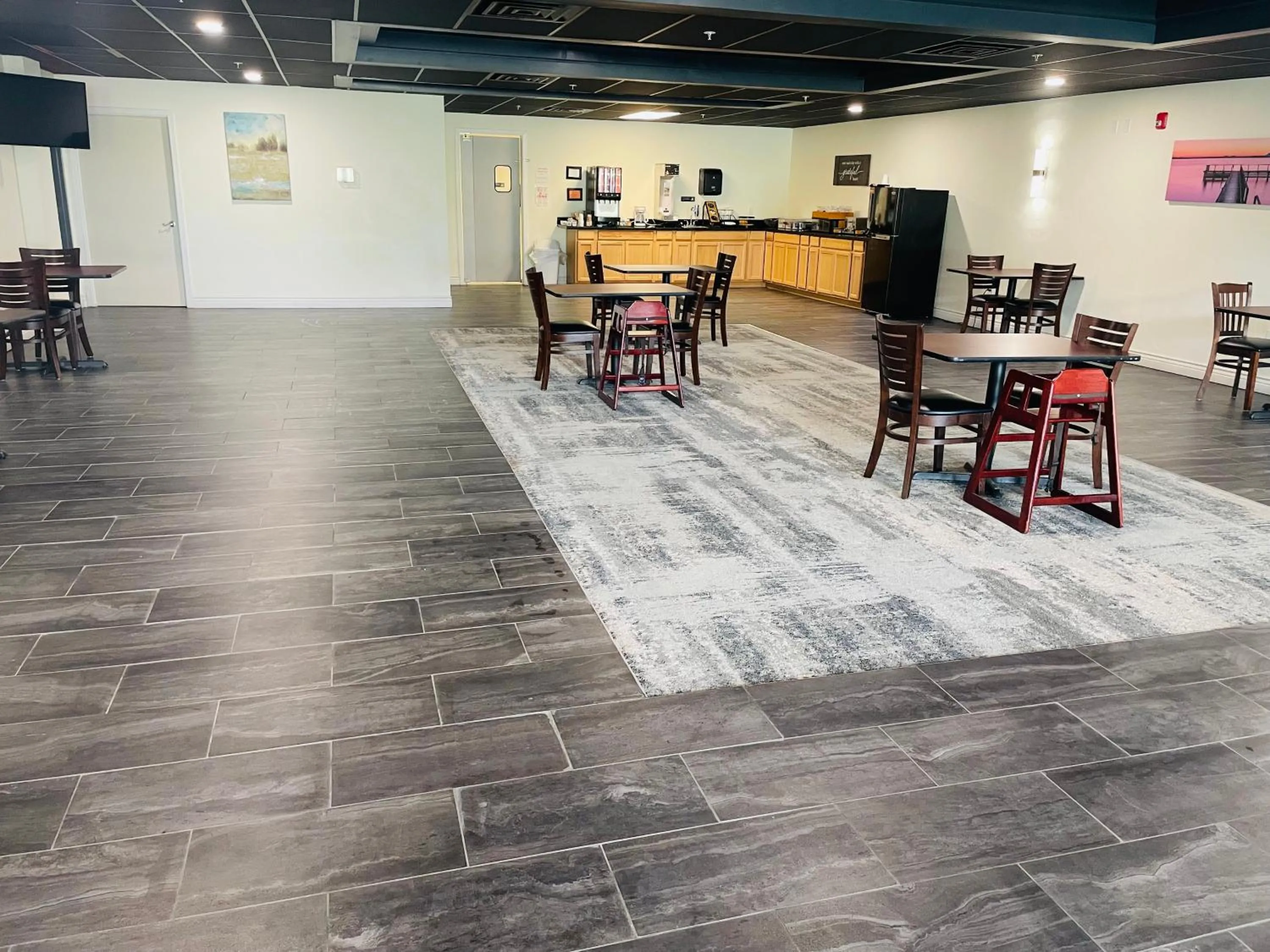 Breakfast in FairBridge Inn & Suites Cuero