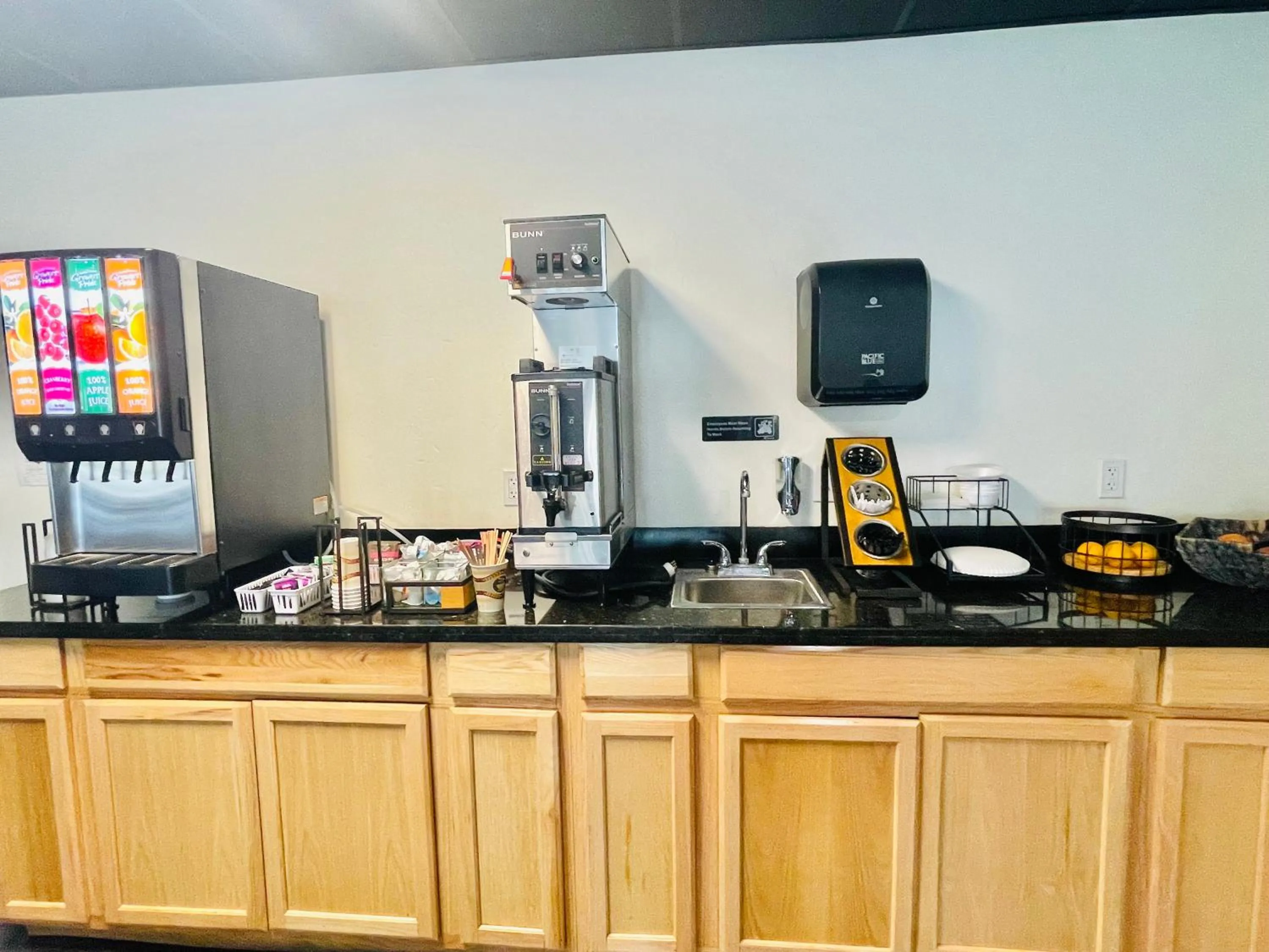 Breakfast in FairBridge Inn & Suites Cuero