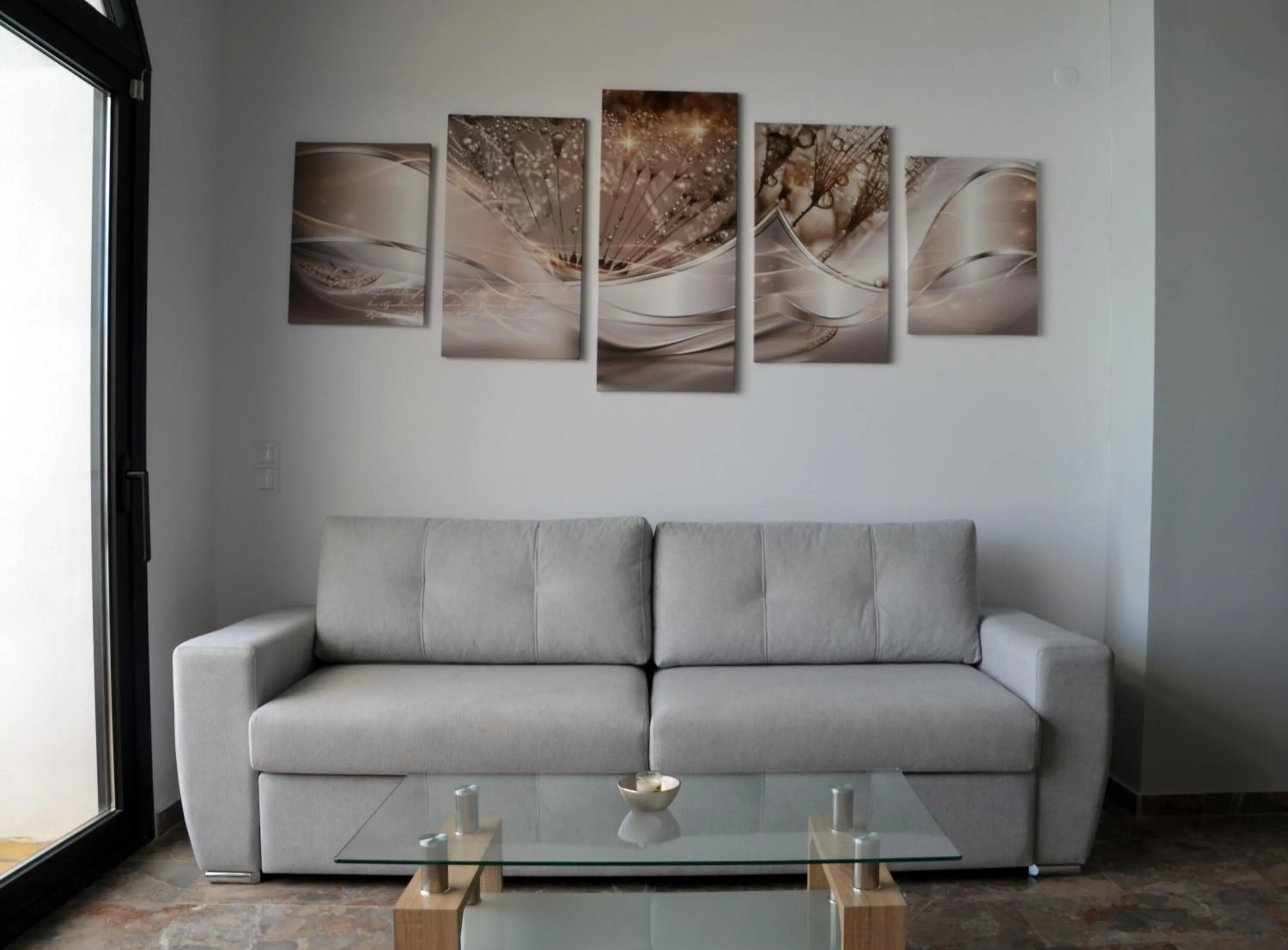 Living room in Zeus Throne Suites