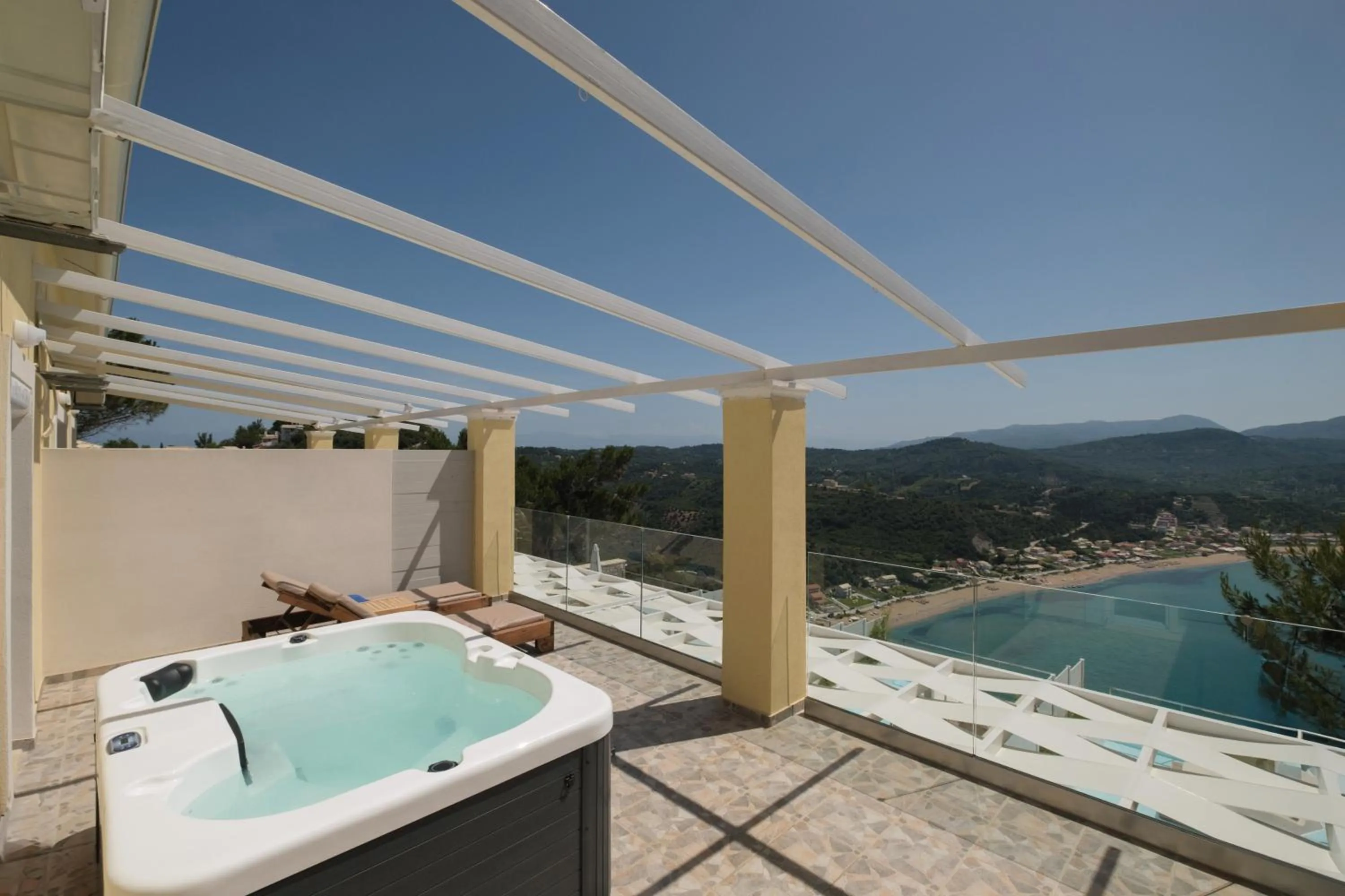 Natural landscape in Zeus Throne Suites