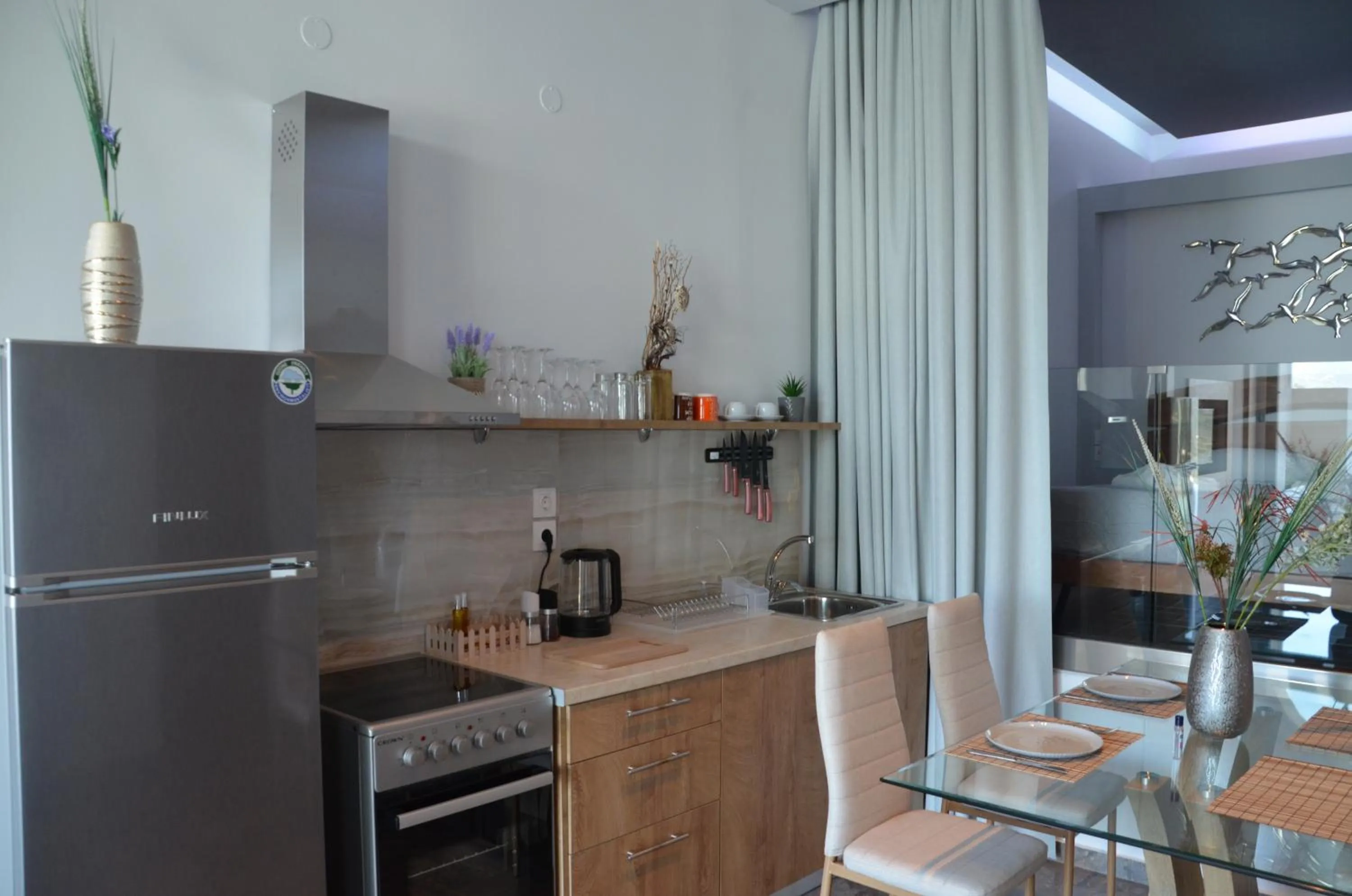 Coffee/tea facilities in Zeus Throne Suites