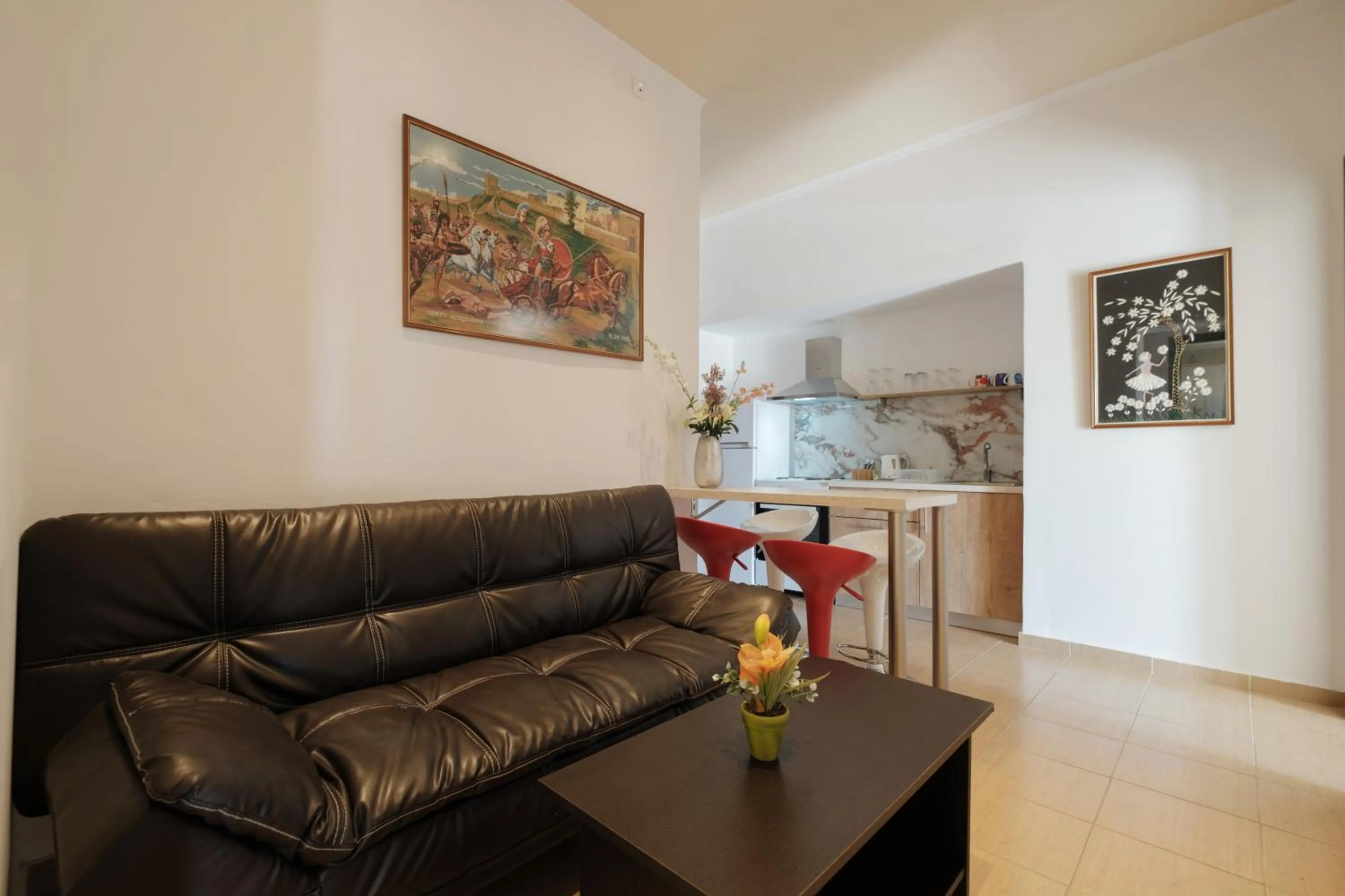 Kitchen or kitchenette in Zeus Throne Suites