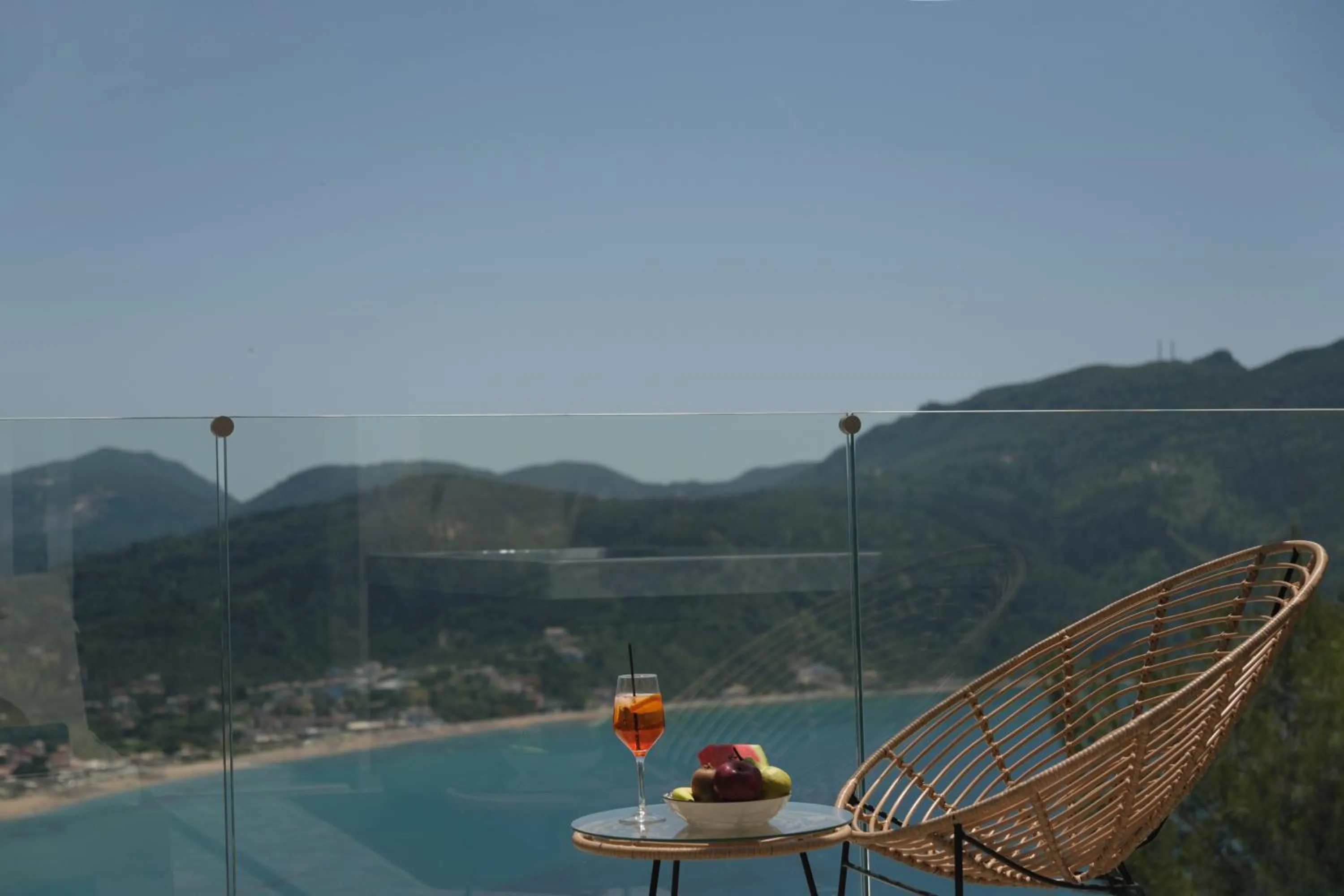 Location in Zeus Throne Suites