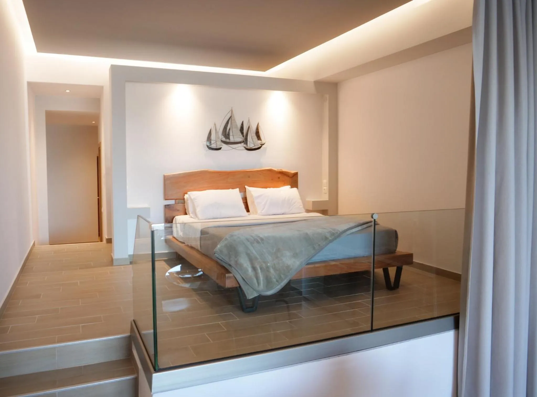 Bed in Zeus Throne Suites