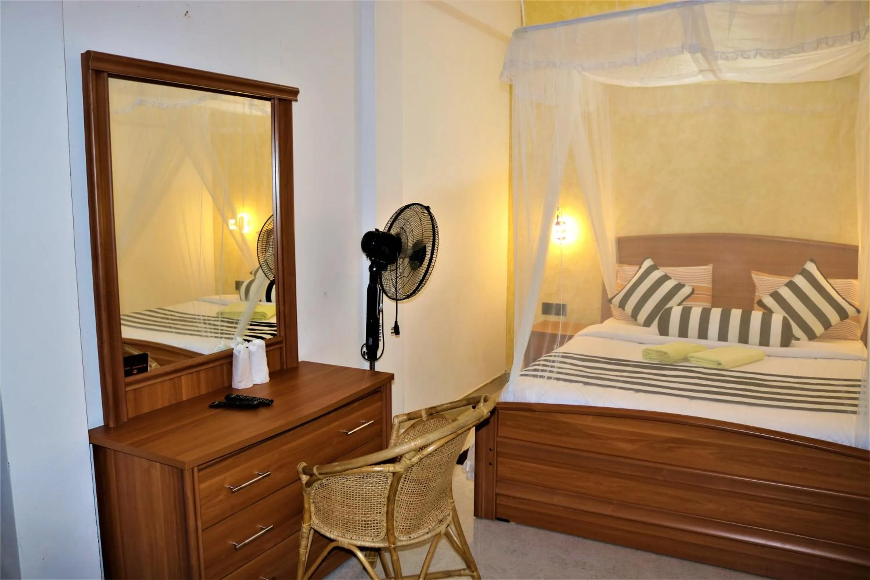 Photo of the whole room, Bed in Hotel Ella`s Edge