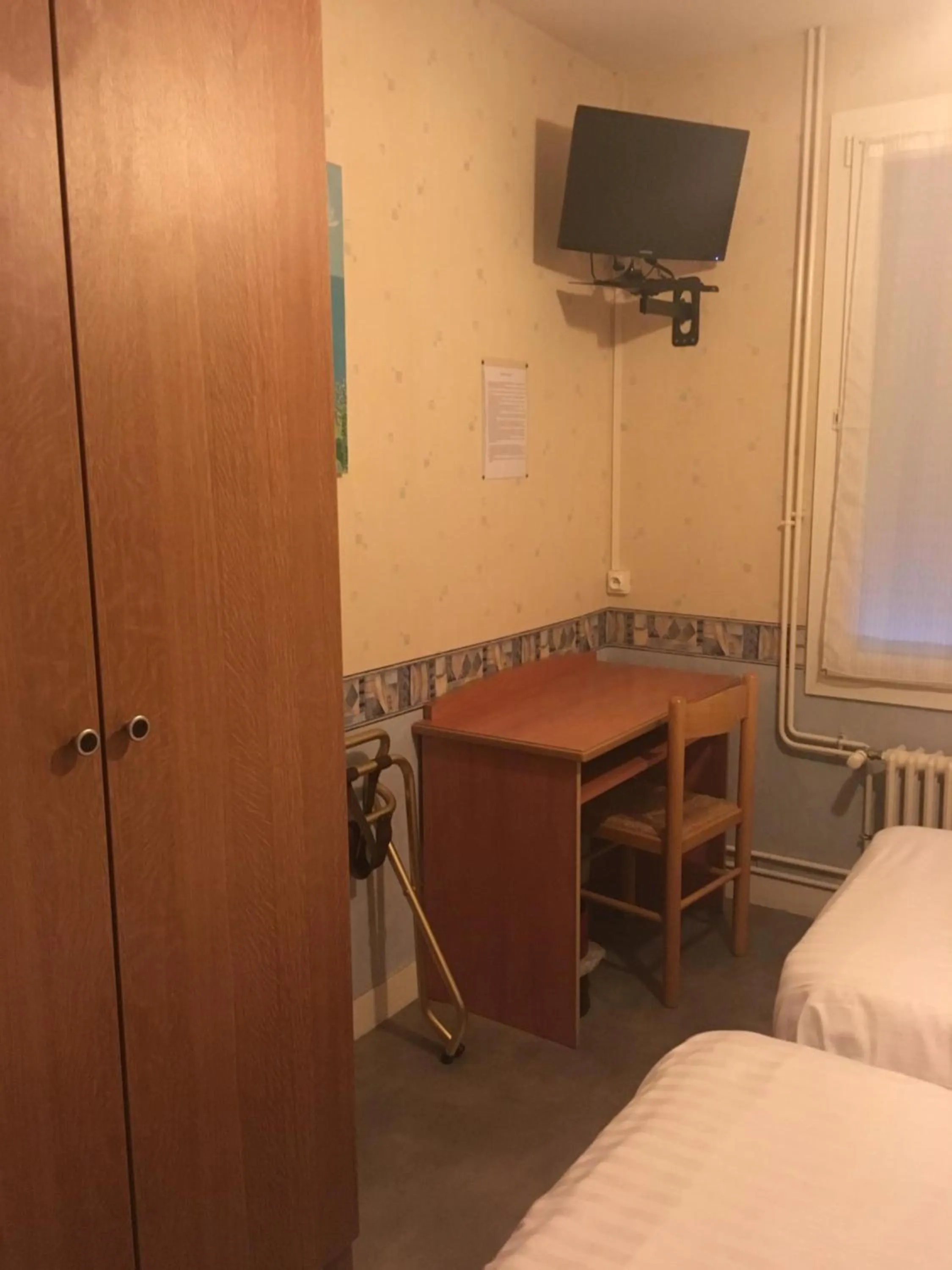 Bed in Hôtel Thermidor