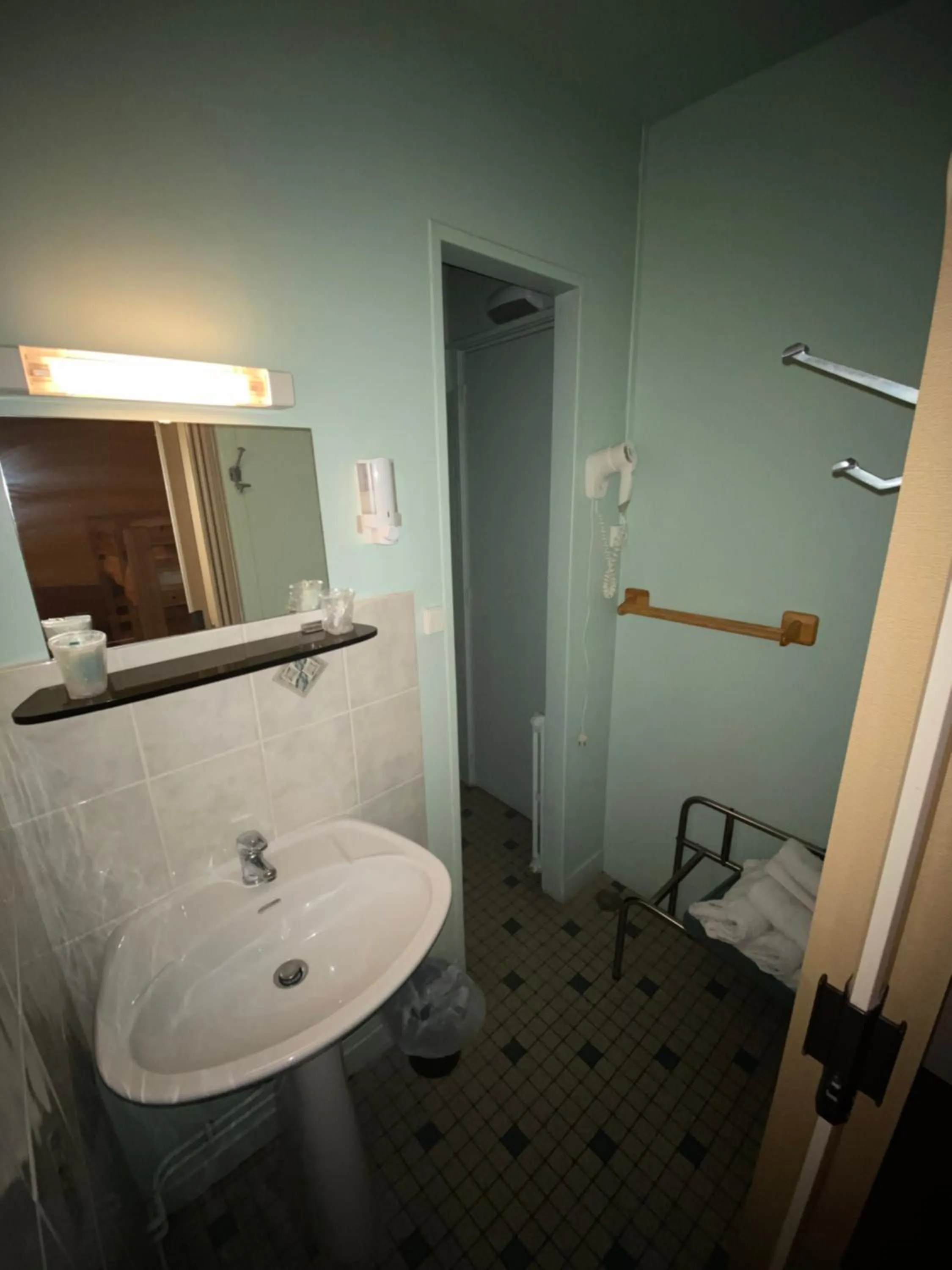 Bathroom in Hôtel Thermidor