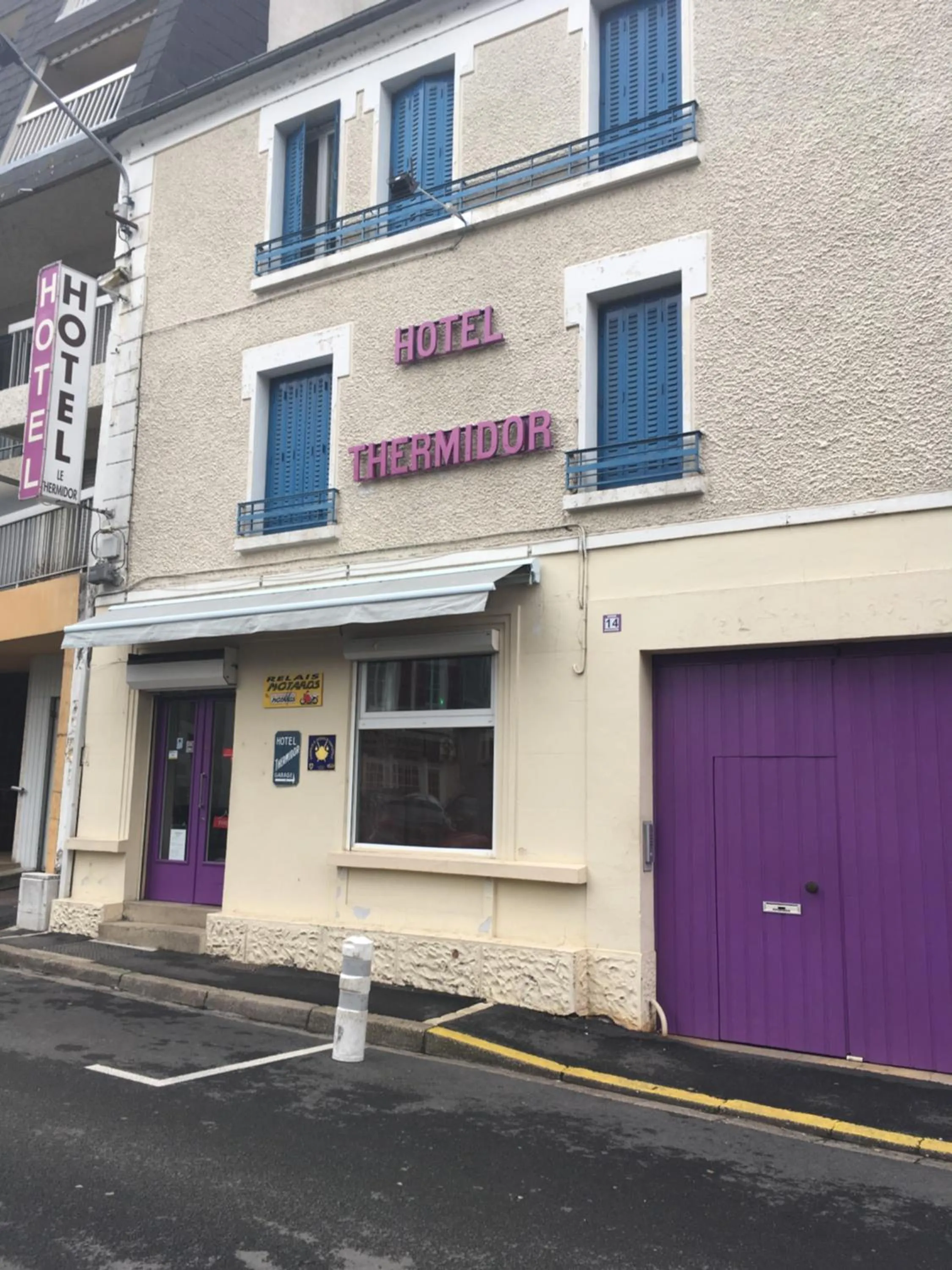 Facade/entrance in Hôtel Thermidor