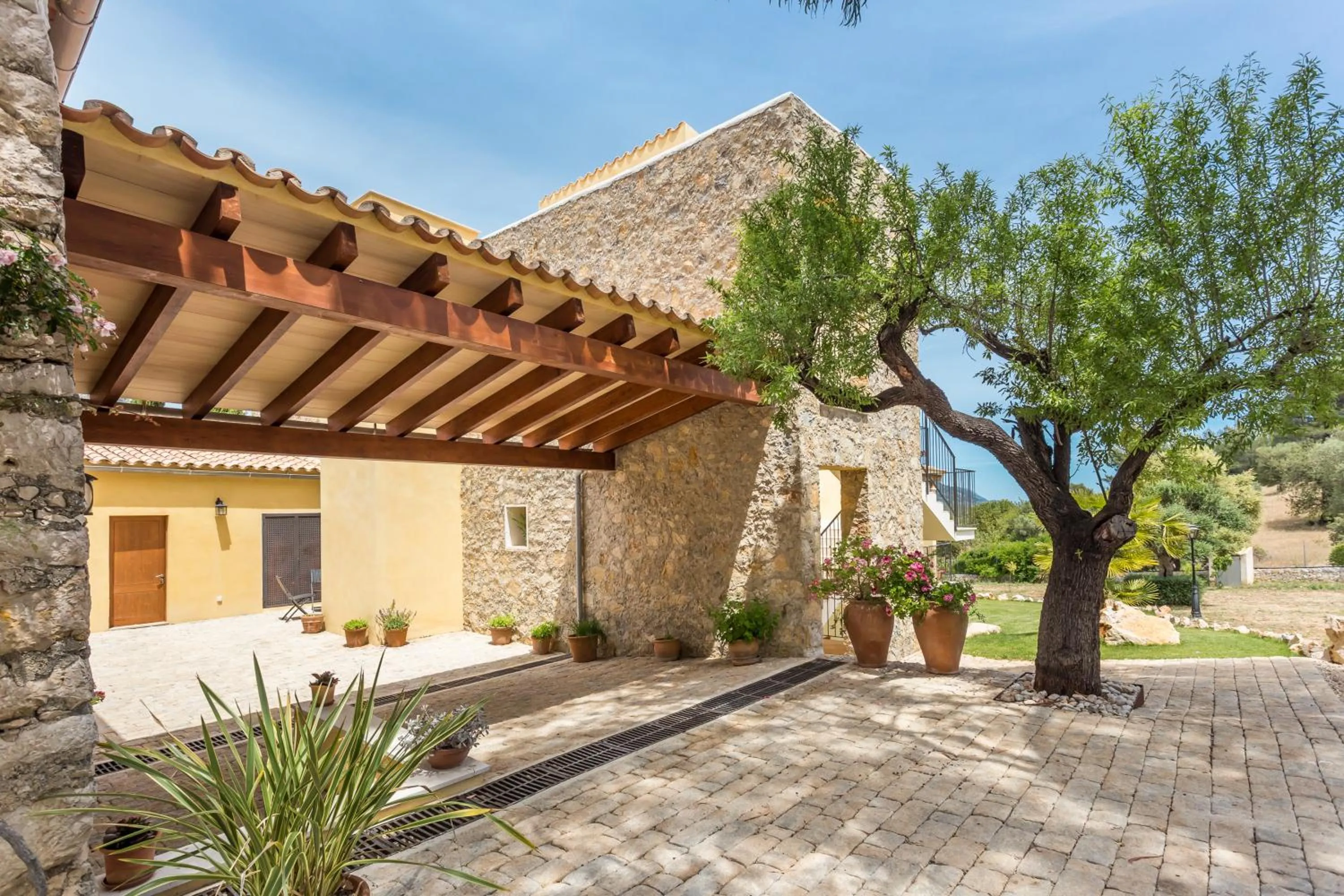 Facade/entrance in Finca Son Ametler