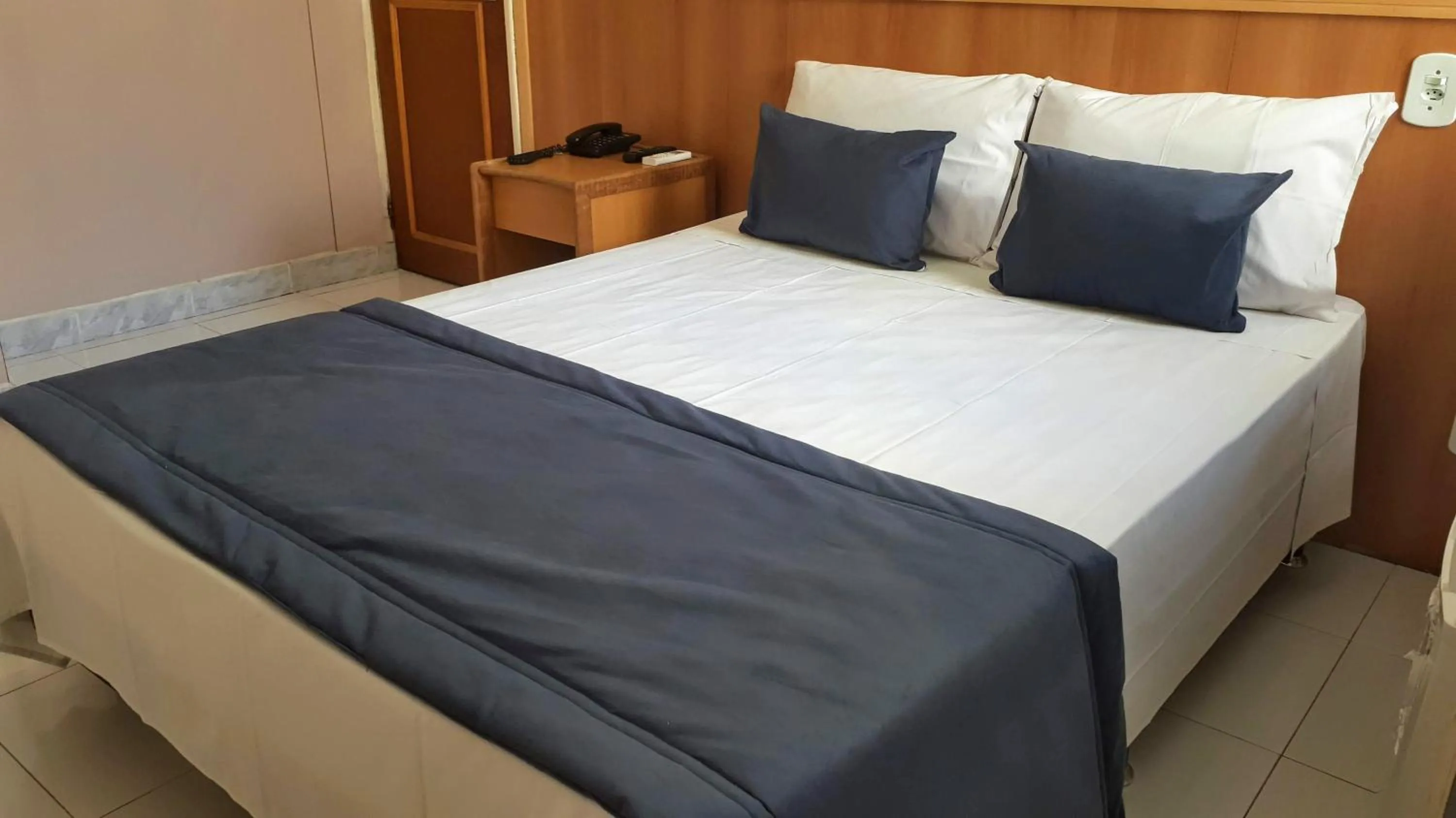 Photo of the whole room, Bed in Hotel Único