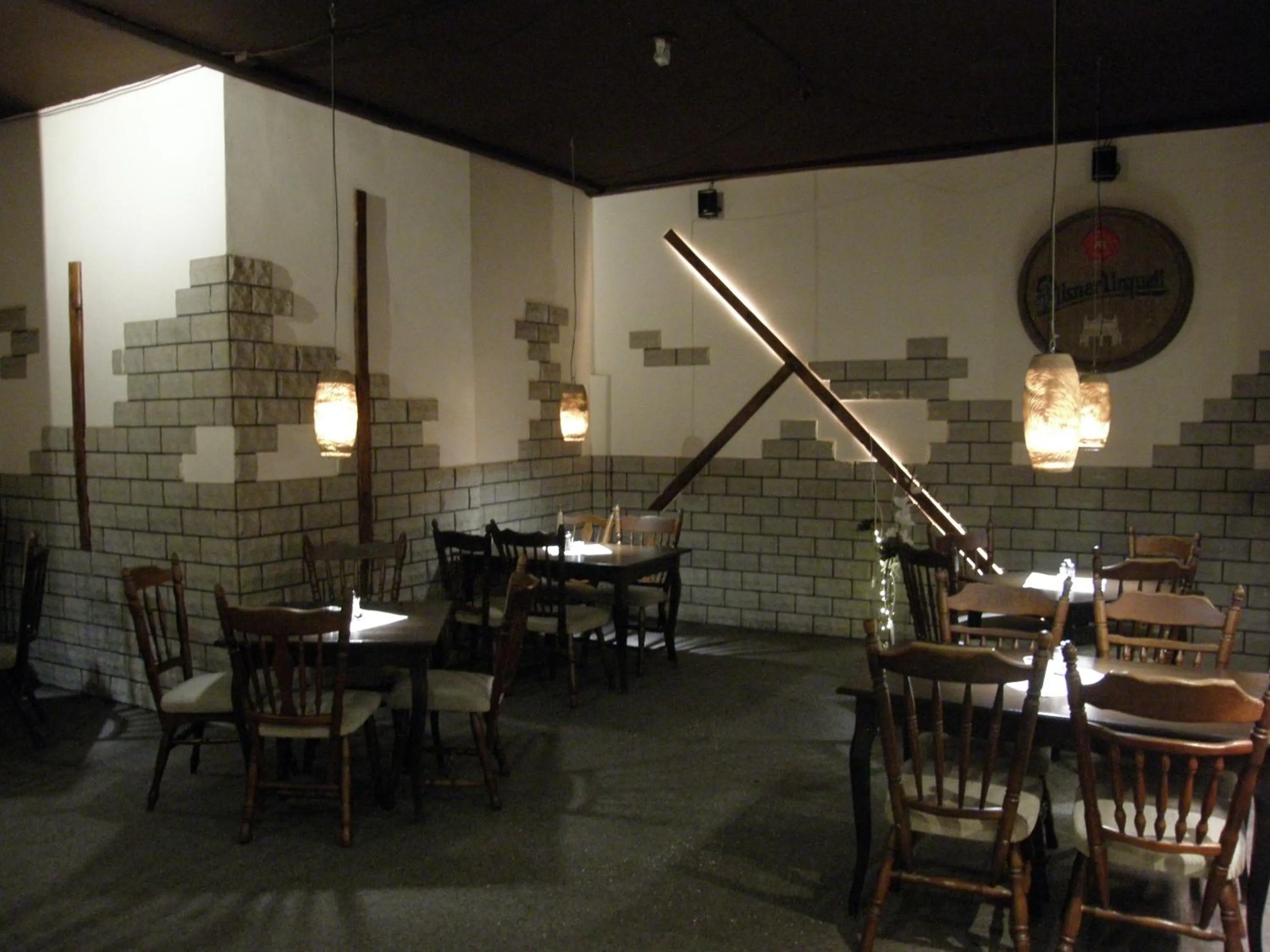 Restaurant/places to eat in Penzion DON