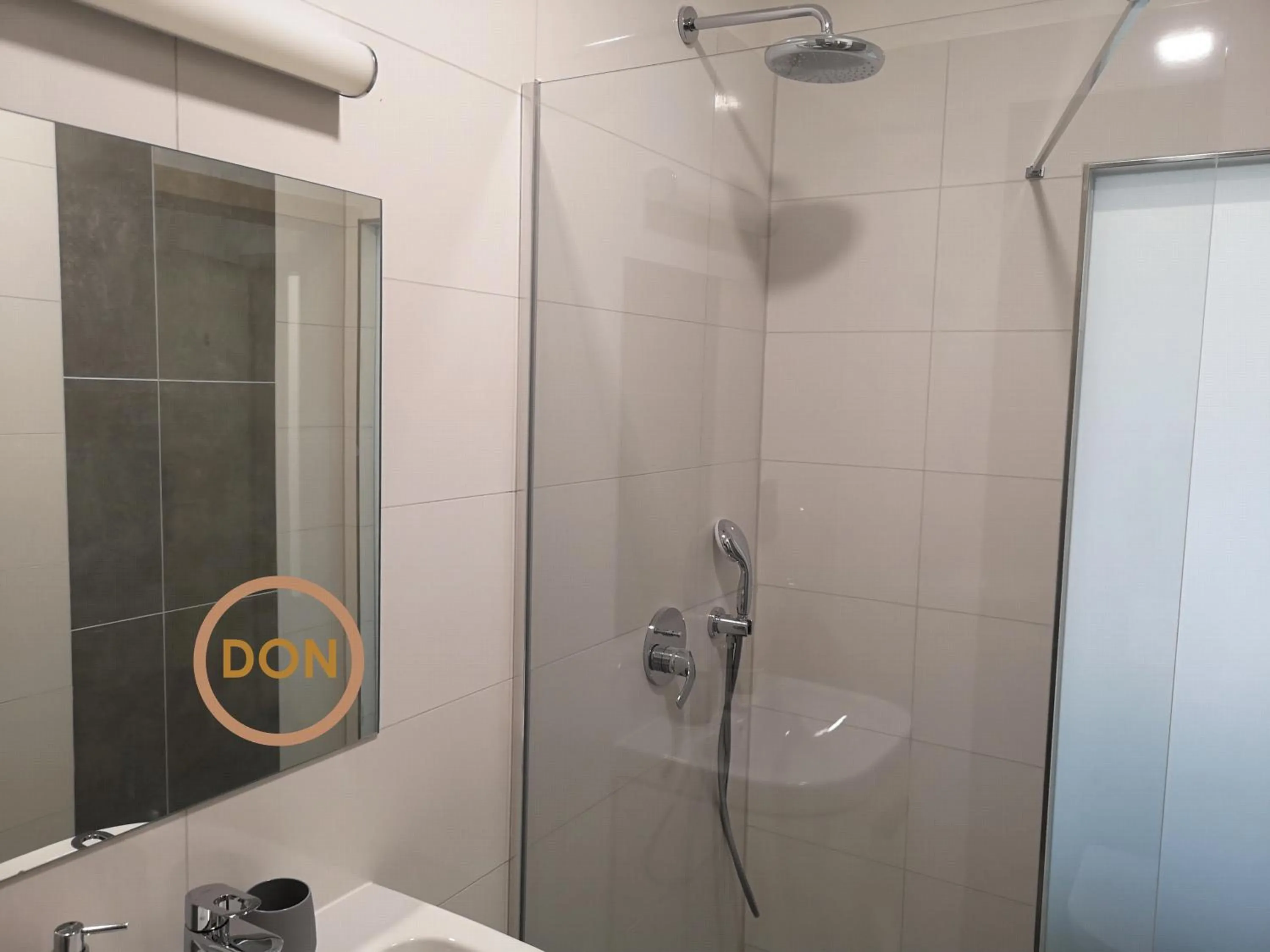 Shower in Penzion DON