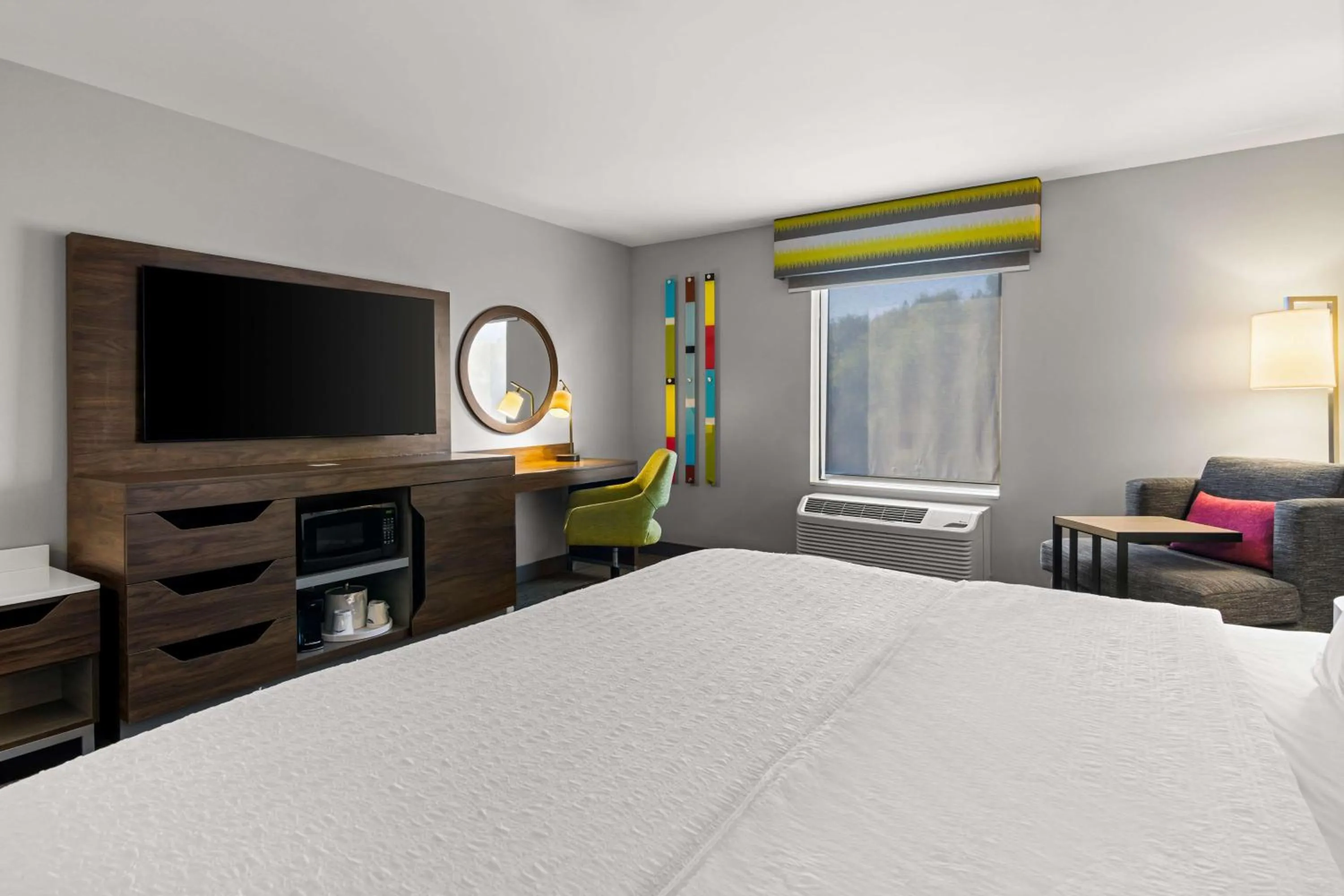 Bedroom, Bed in Hampton Inn & Suites Schererville