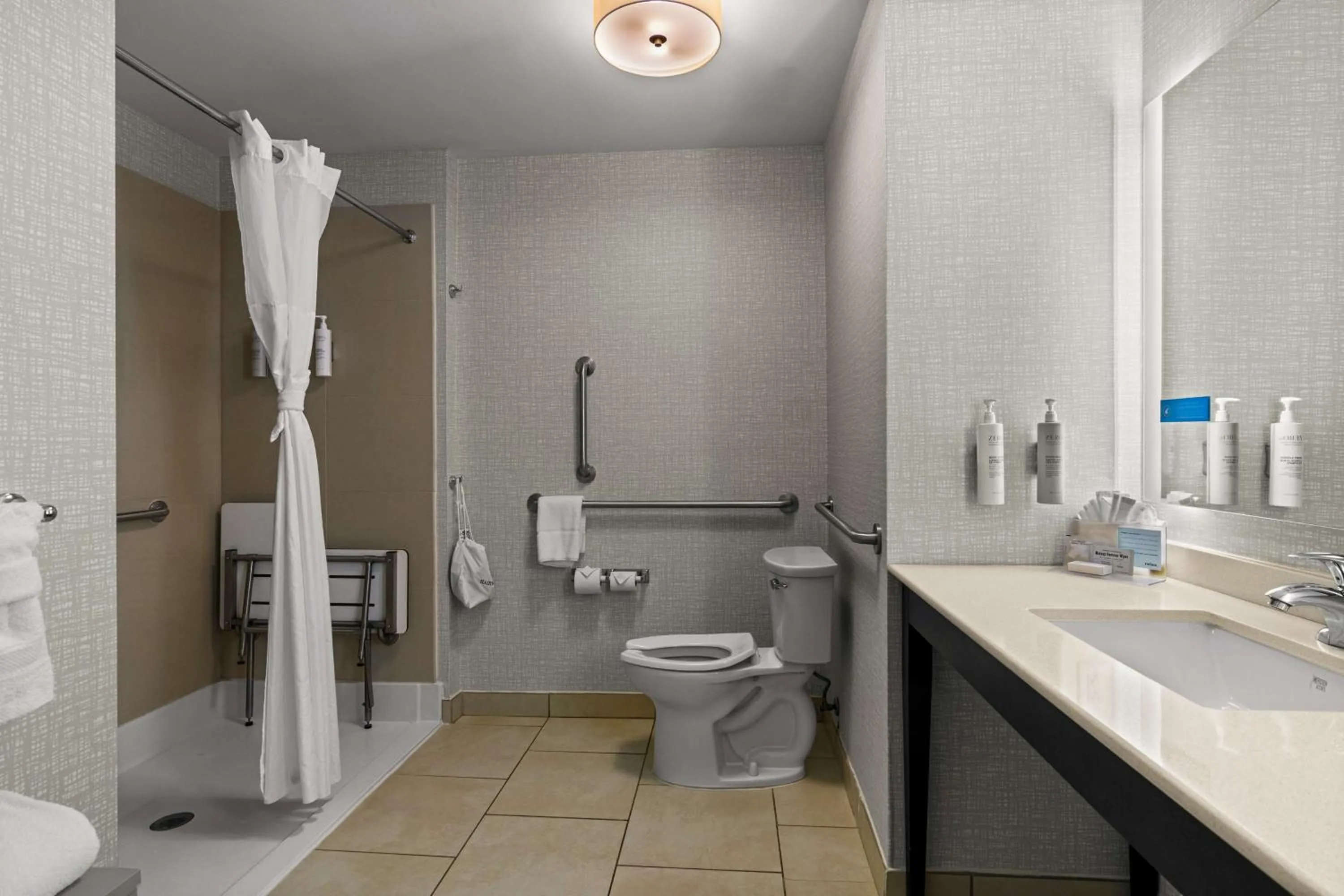 Bathroom in Hampton Inn & Suites Schererville