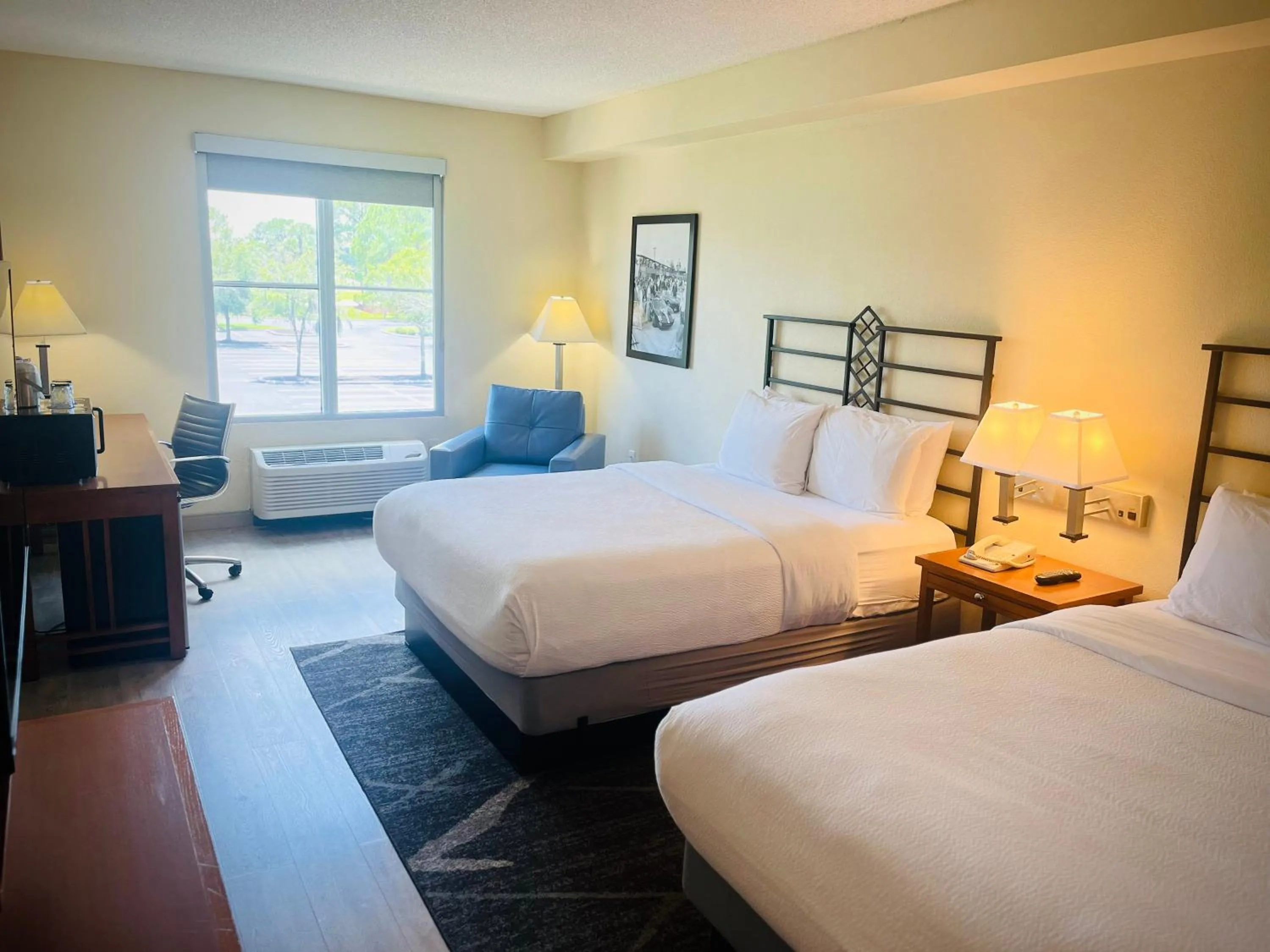 Bed in SEVEN Sebring Raceway Hotel