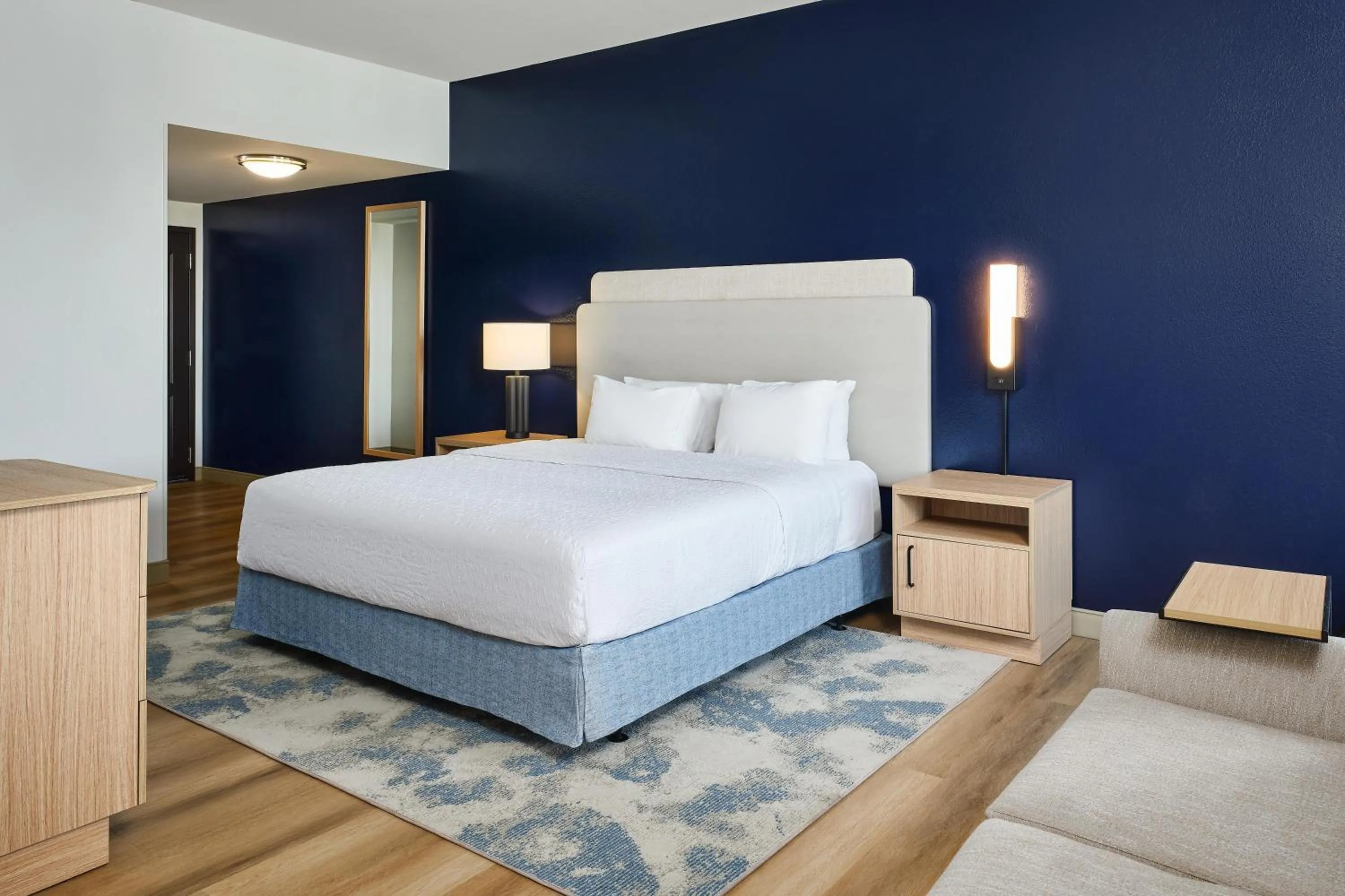 Bed in Hampton Inn & Suites Destin