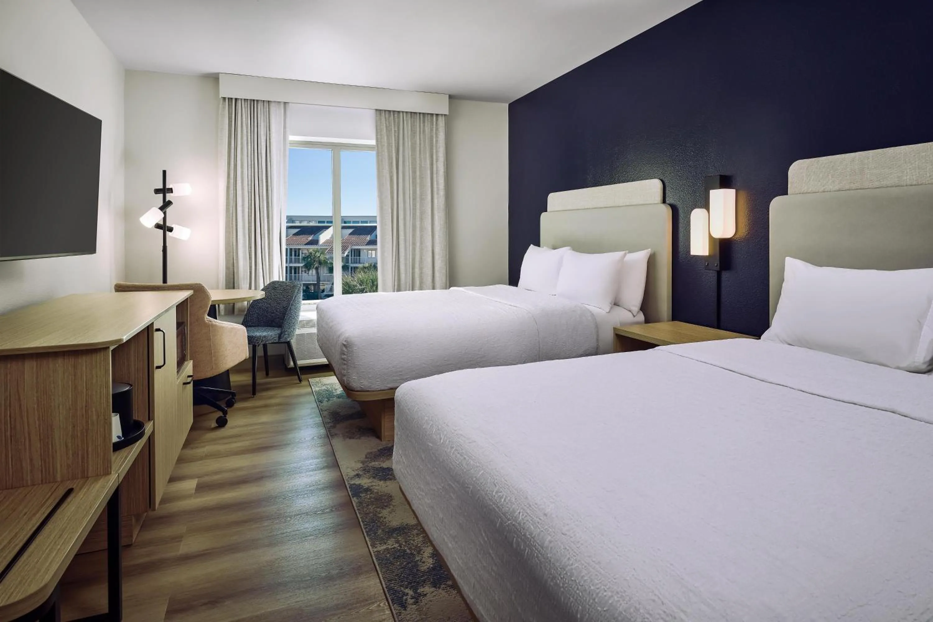 Bed in Hampton Inn & Suites Destin