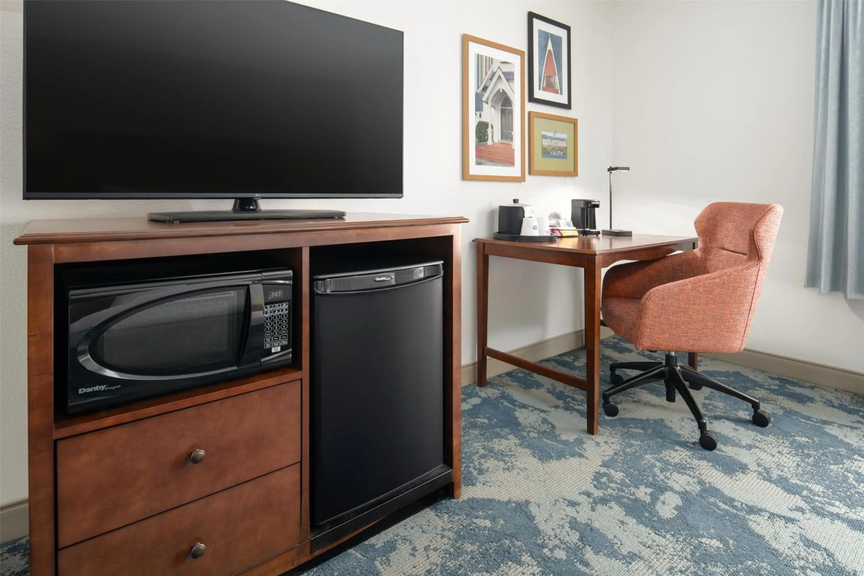 Bedroom in Hampton Inn Kimball