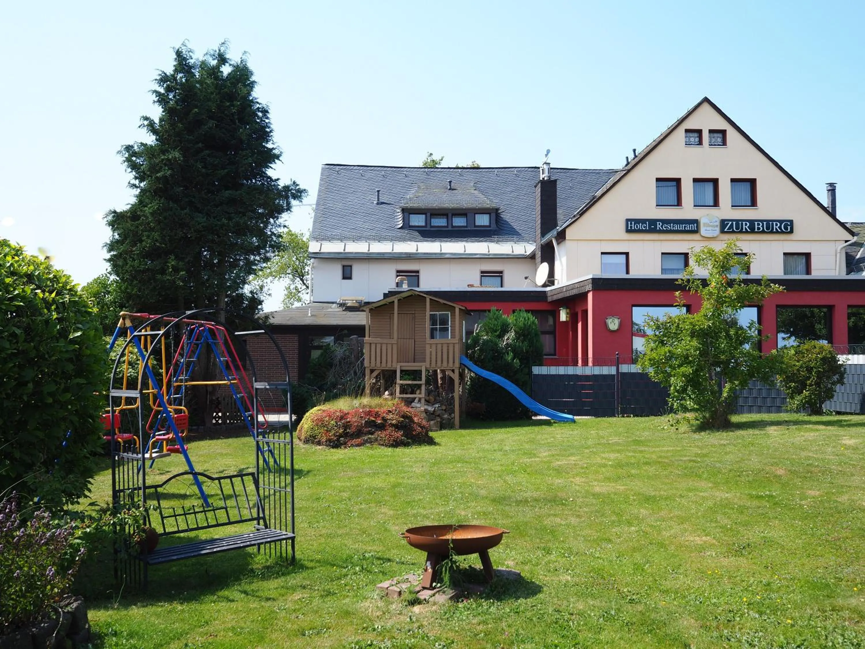 BBQ facilities in Hotel zur Burg Nürburg