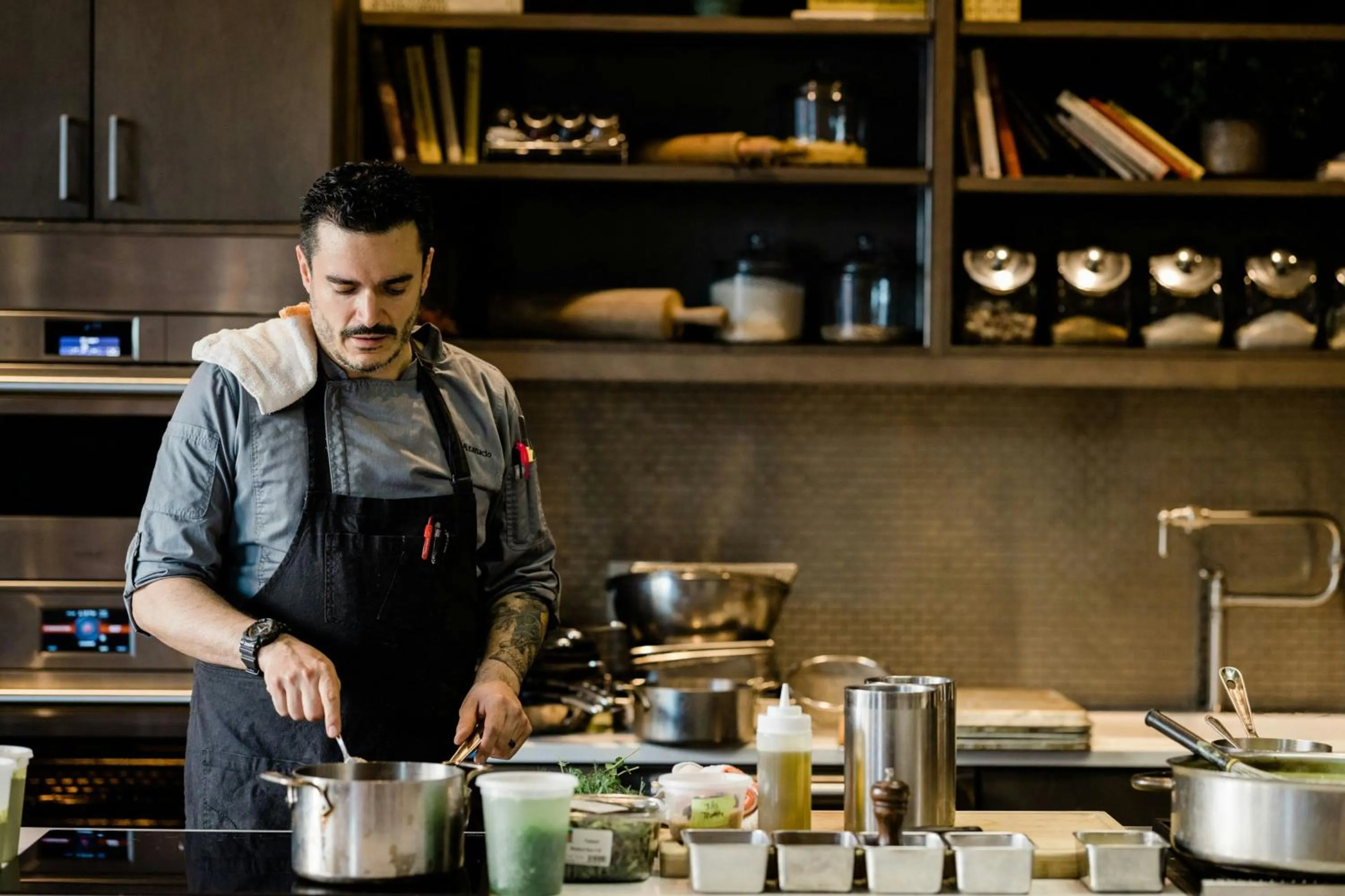 Entertainment in Epicurean Hotel, Autograph Collection