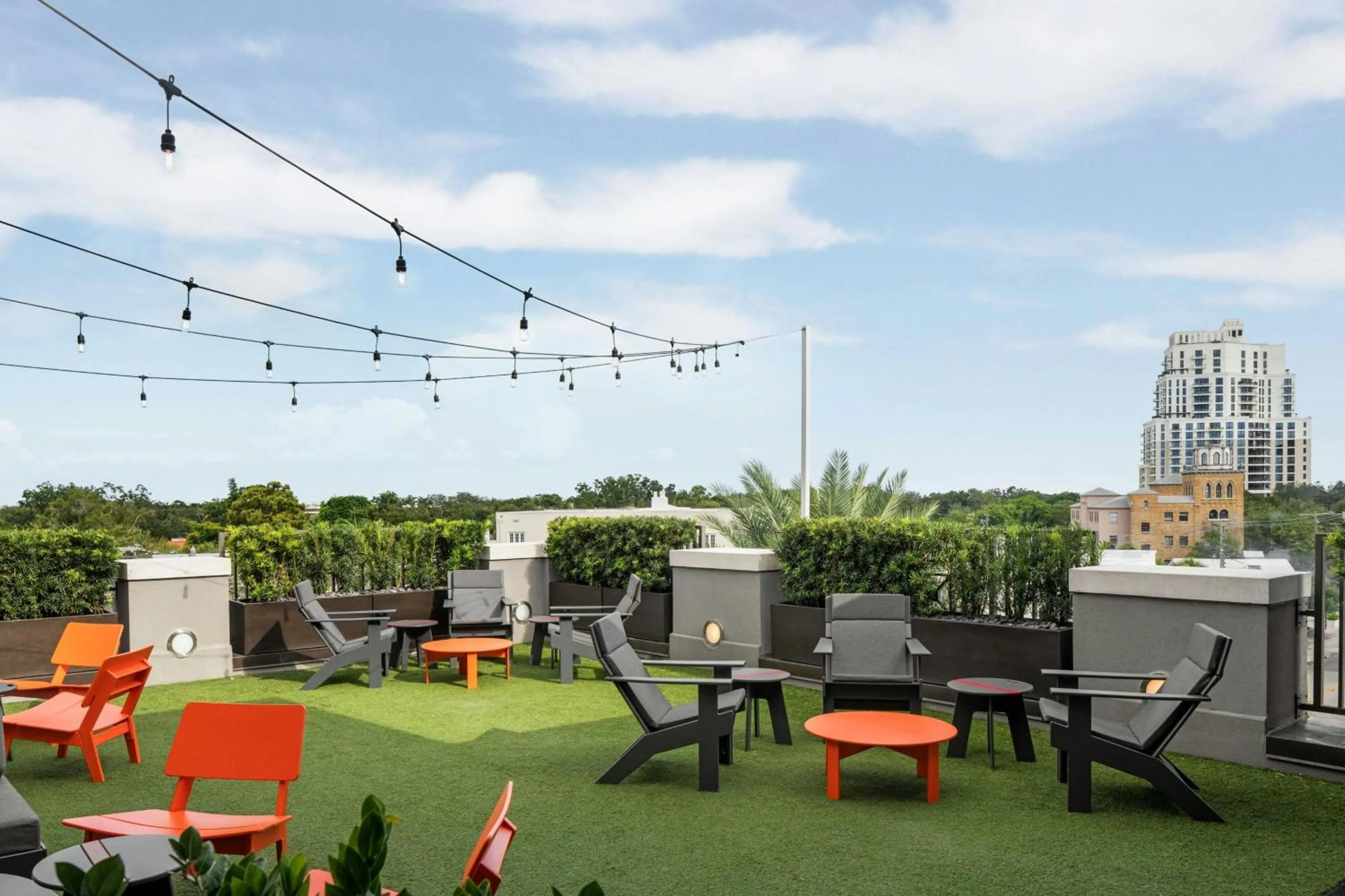 Lounge or bar in Epicurean Hotel, Autograph Collection