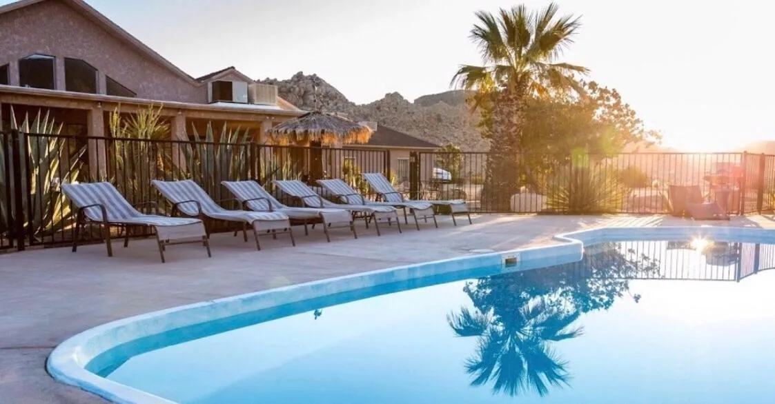 Pool view in Starlight Boutique Hotel Pioneertown