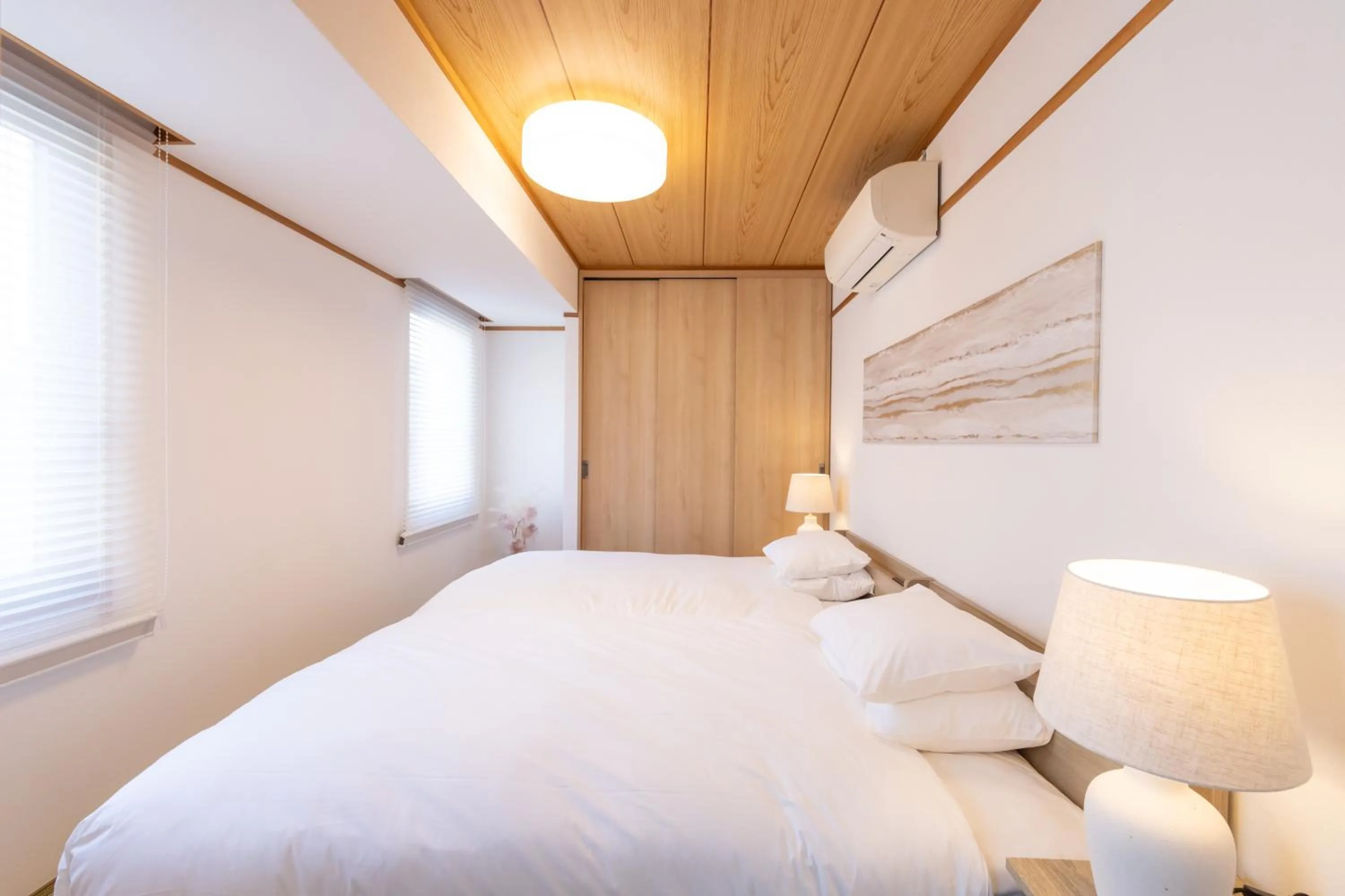 Bed in Atrium Deluxe Apartments Osaka - Self Check-In Only